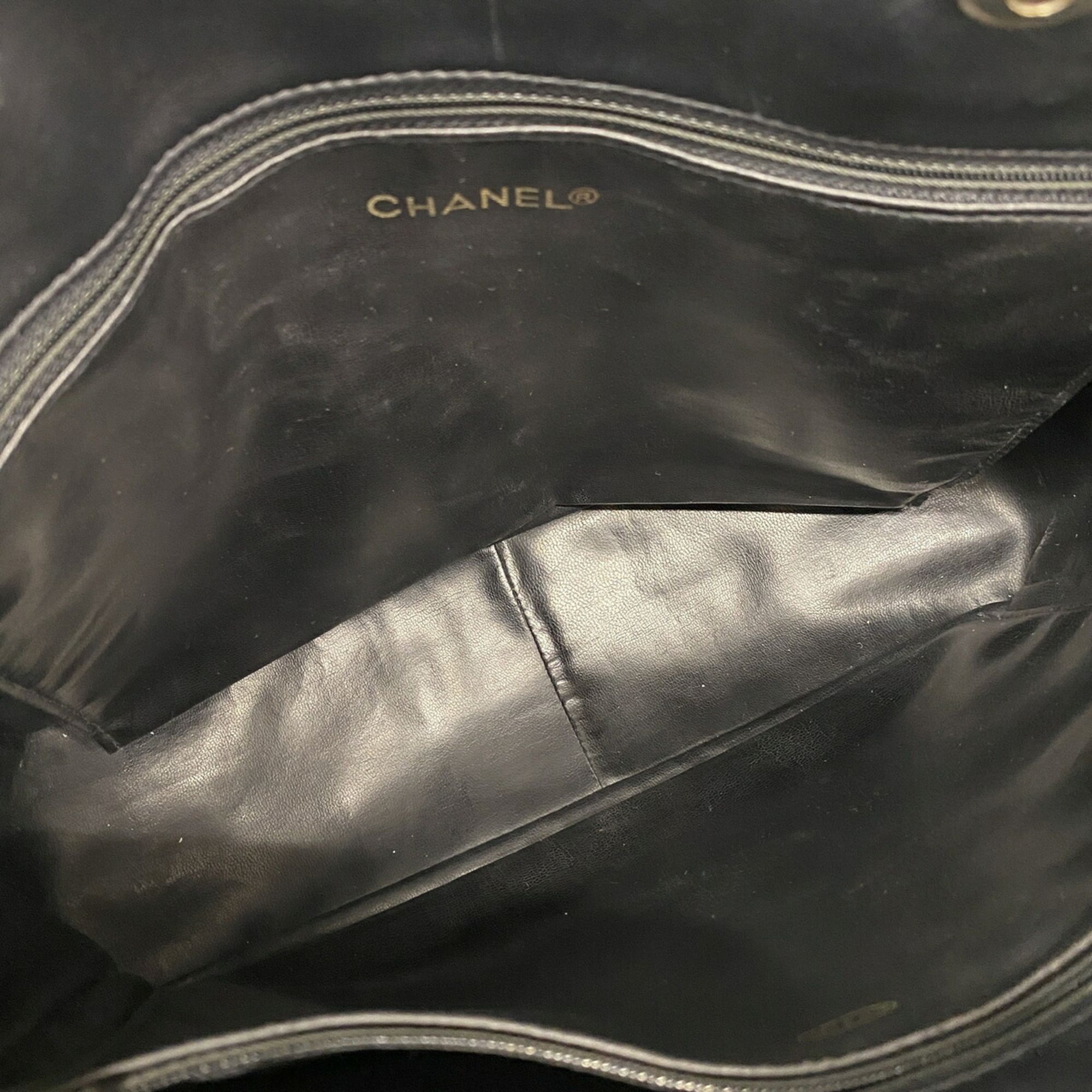 Leather Shoulder Bag (Pre-Owned) - Chanel - Modalova