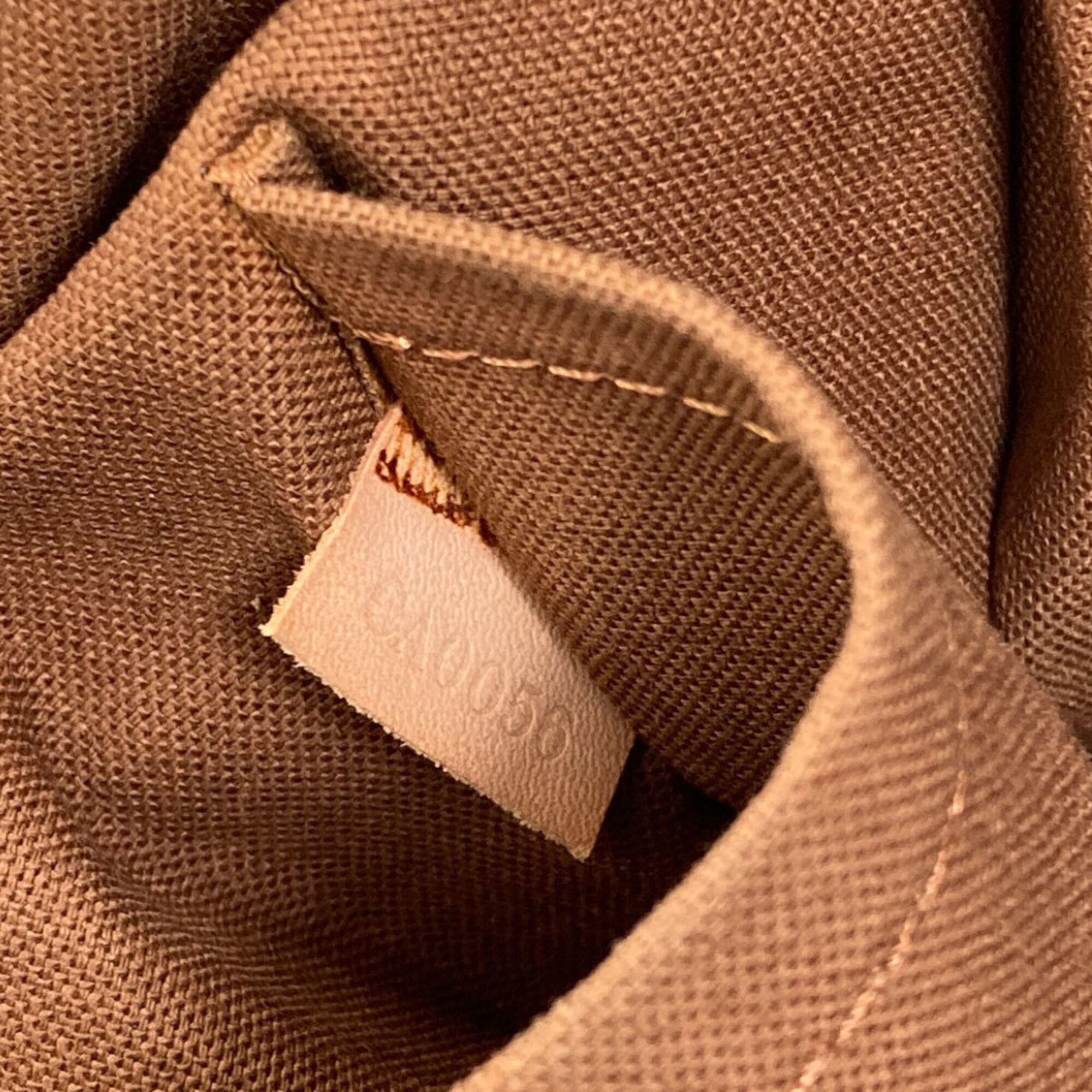 Canvas Shoulder Bag (Pre-Owned) - Louis Vuitton - Modalova
