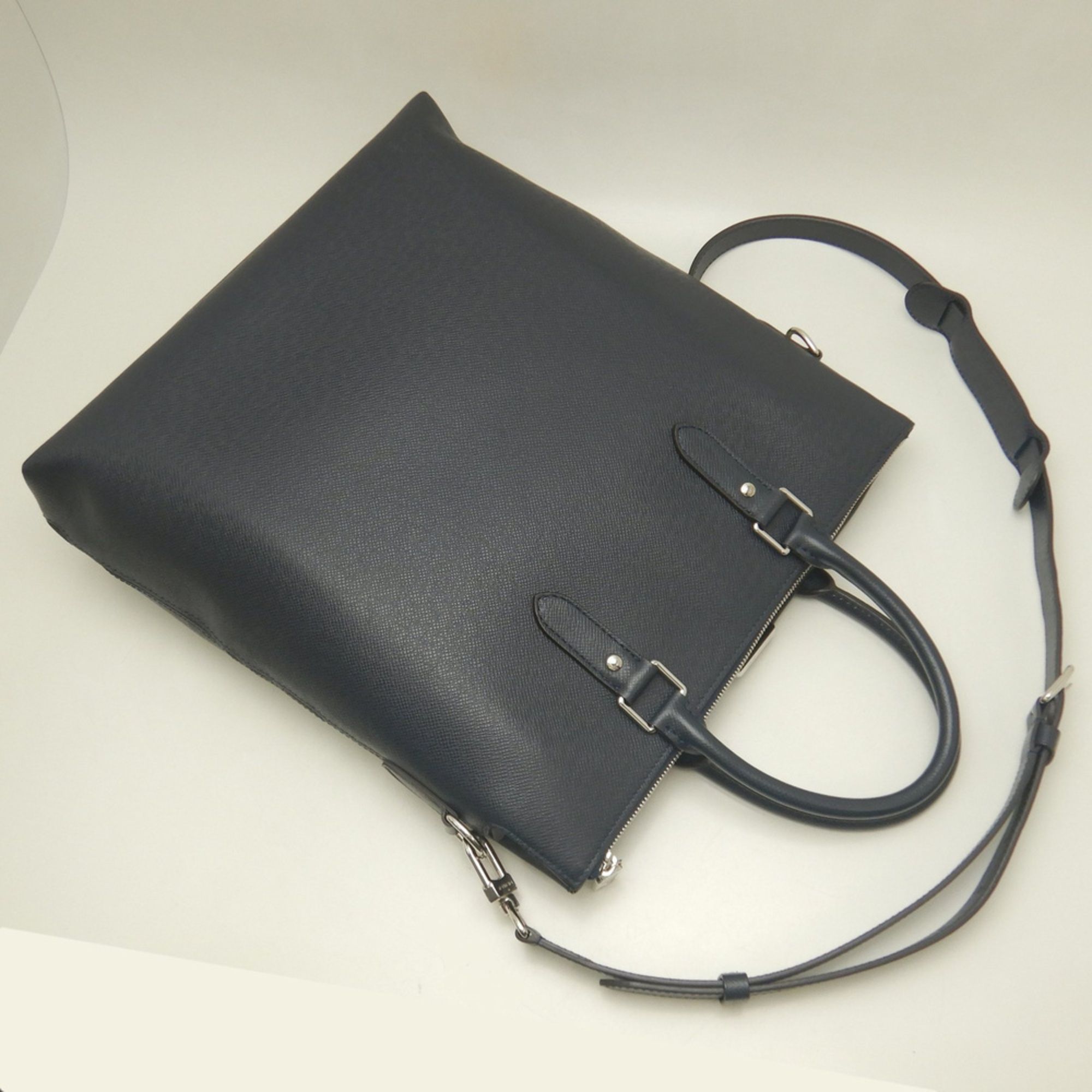 Taiga Leather Tote Bag (Pre-Owned) - Louis Vuitton - Modalova