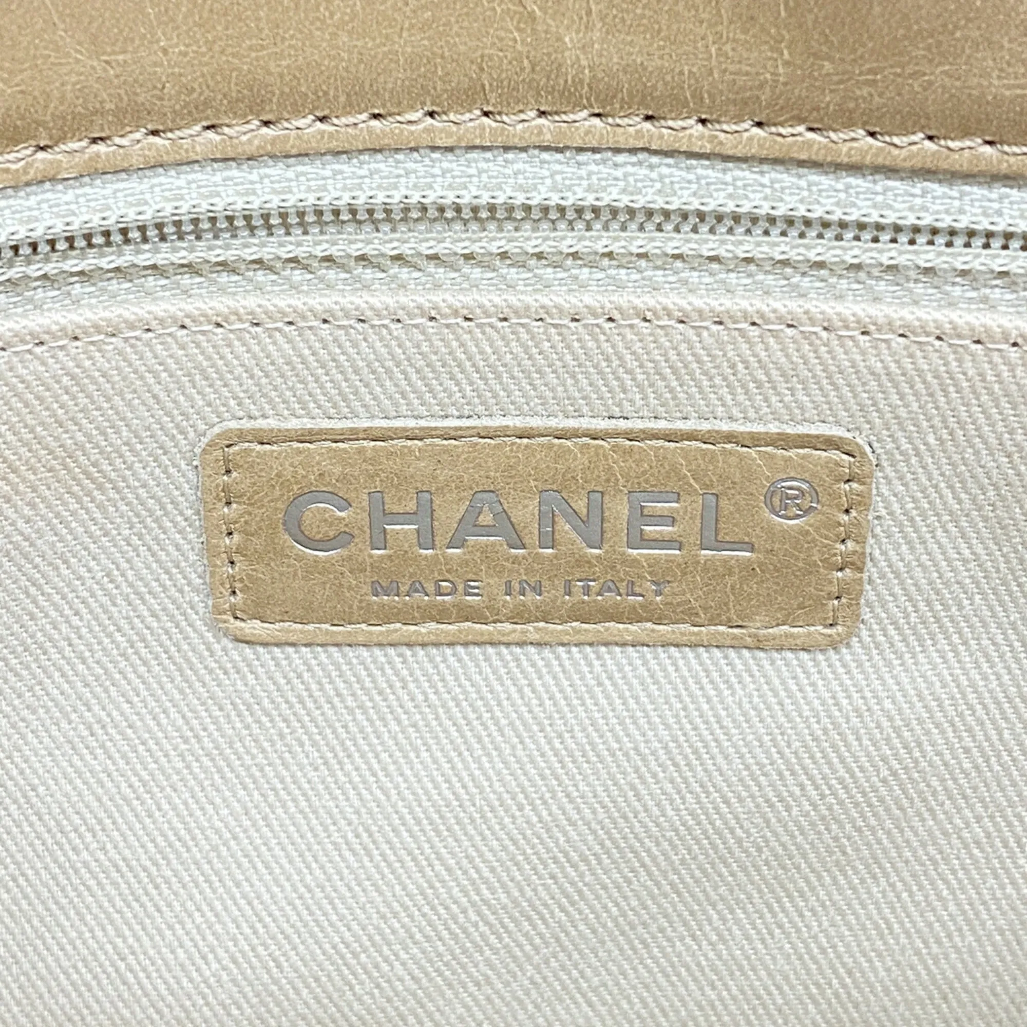 Leather Shoulder Bag (Pre-Owned) - Chanel - Modalova