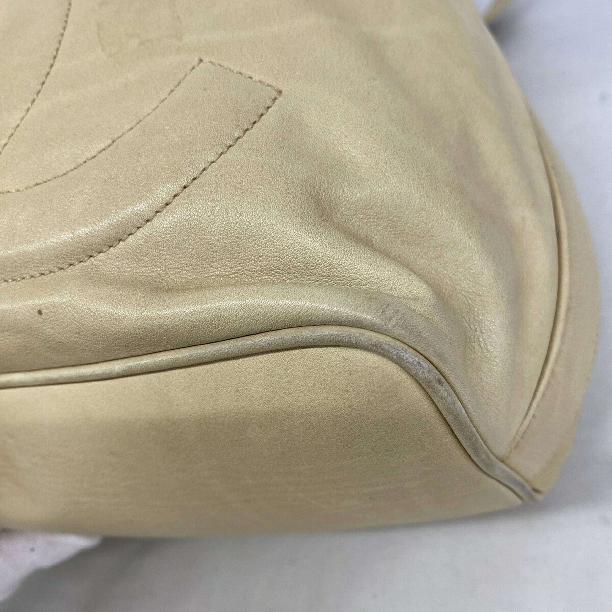Leather Shoulder Bag (Pre-Owned) - Chanel - Modalova