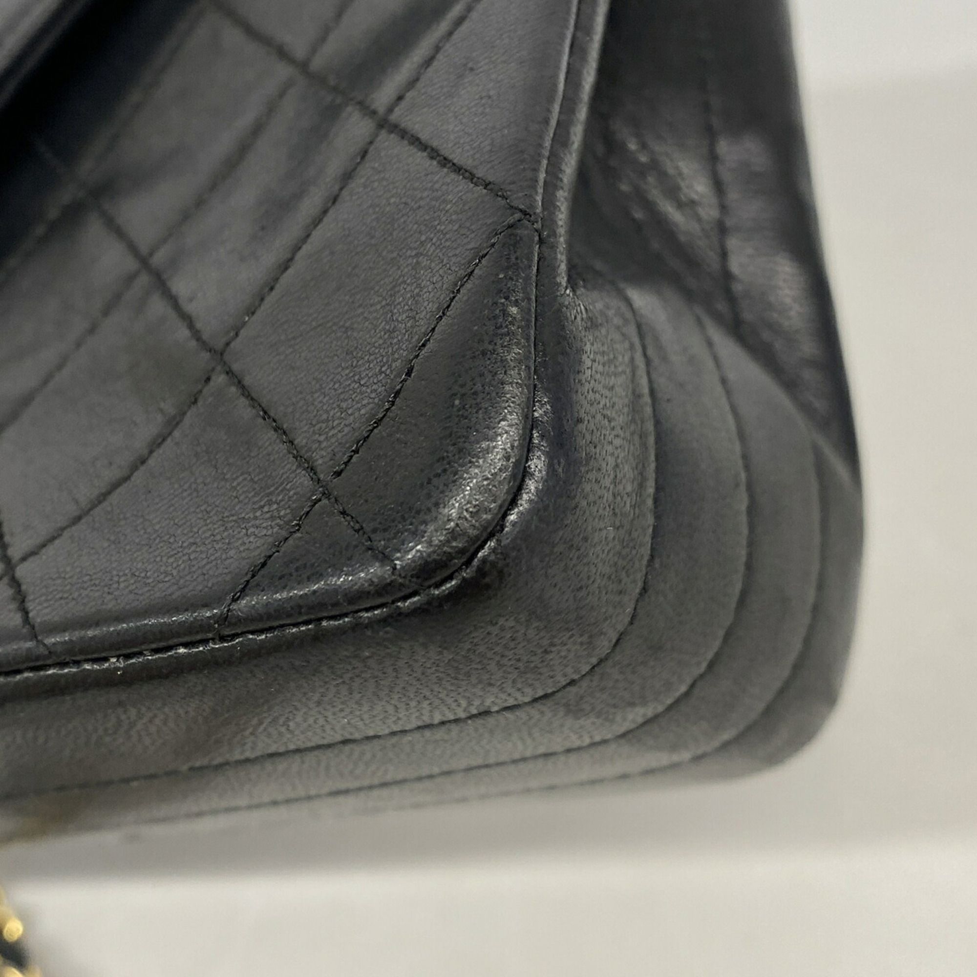 Leather Shoulder Bag (Pre-Owned) - Chanel - Modalova