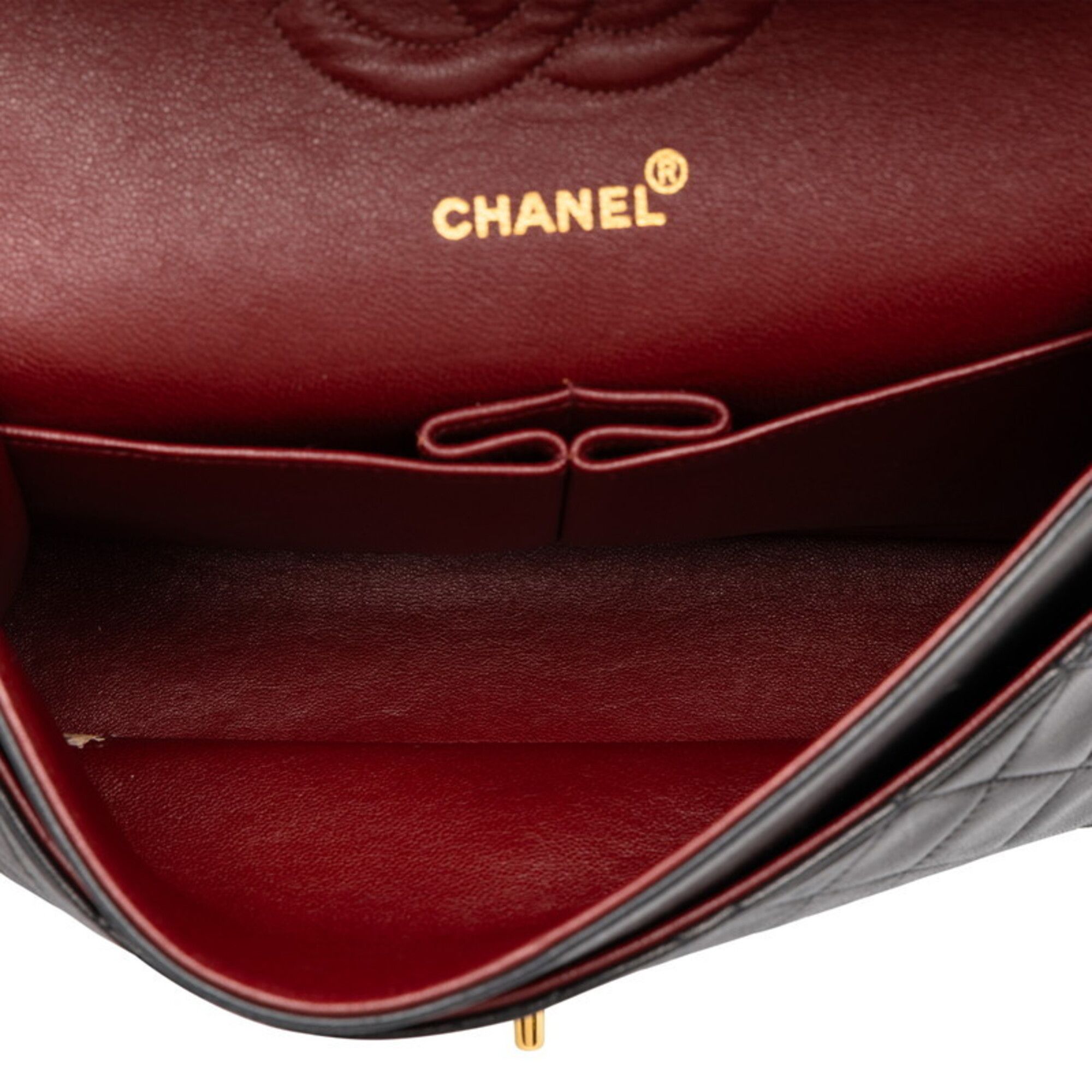 Leather Shoulder Bag (Pre-Owned) - Chanel - Modalova