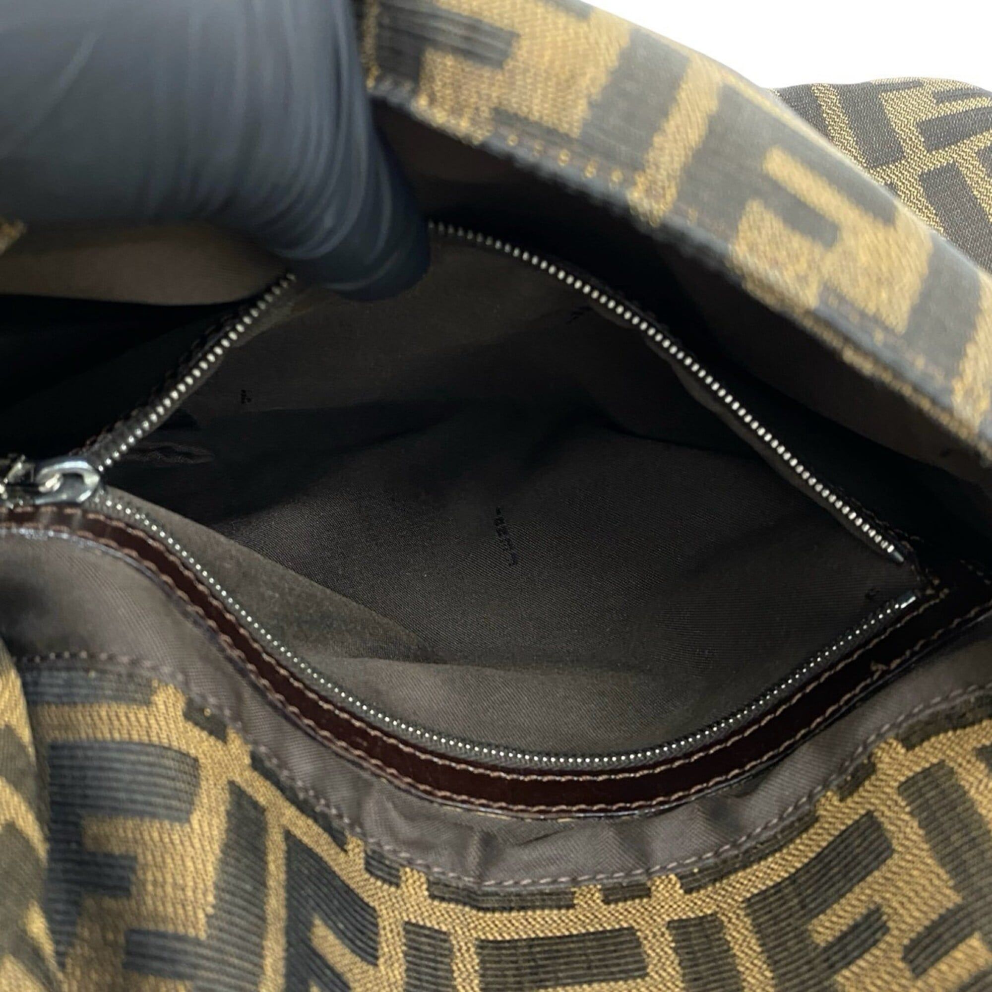 Canvas Leather Shoulder Bag (Pre-Owned) - Fendi - Modalova