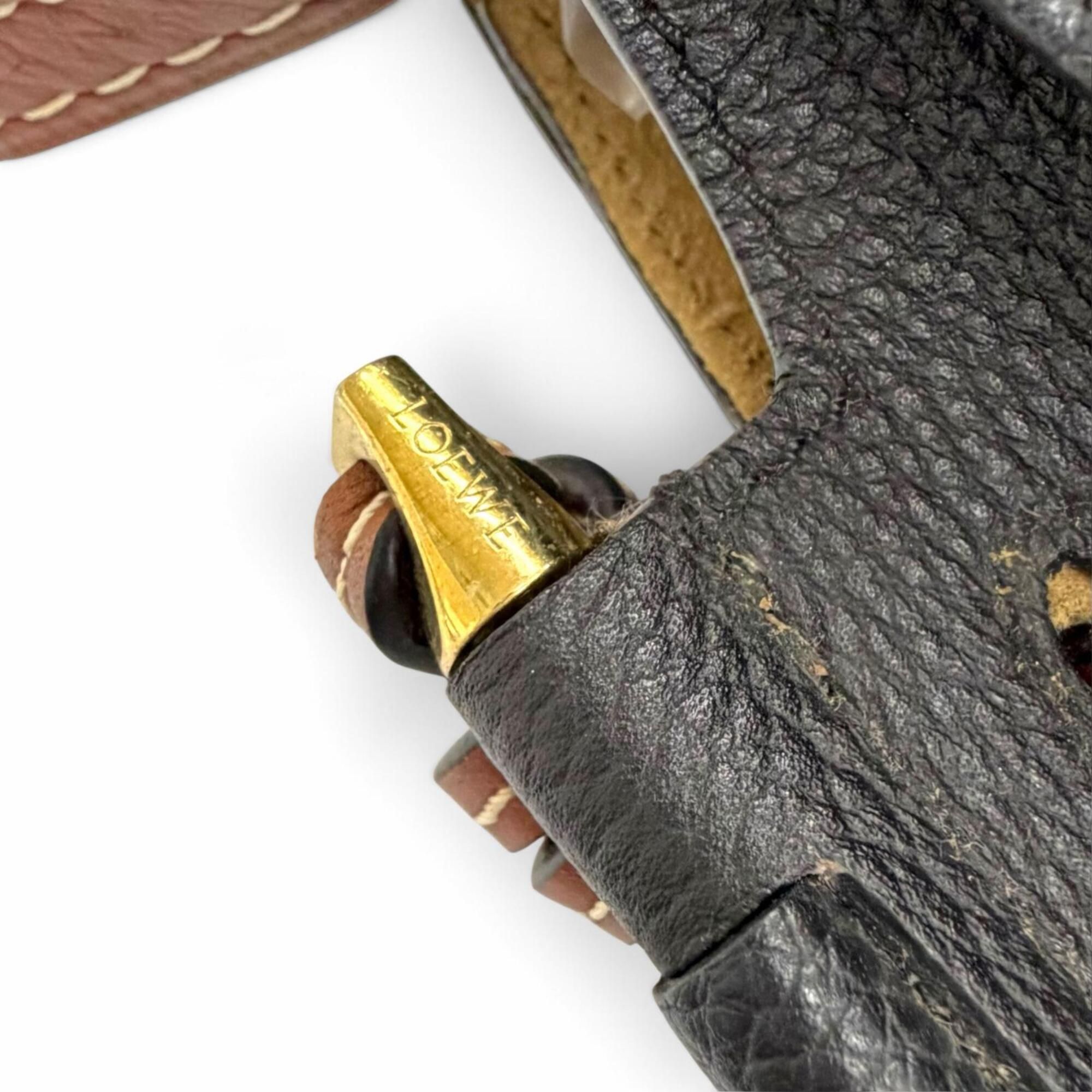 Leather Shoulder Bag (Pre-Owned) - Loewe - Modalova