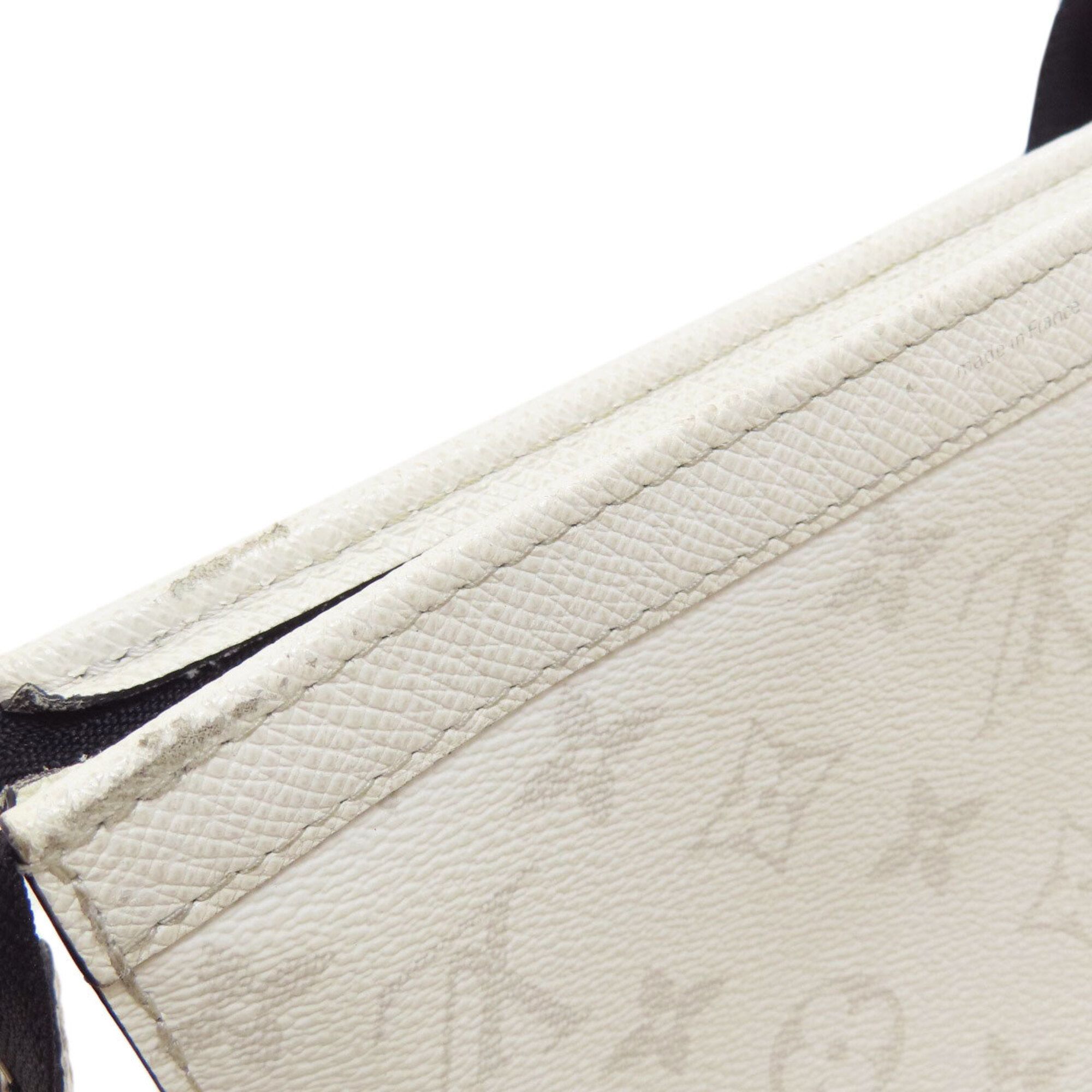 Taigarama Shoulder Bag (Pre-Owned) - Louis Vuitton - Modalova