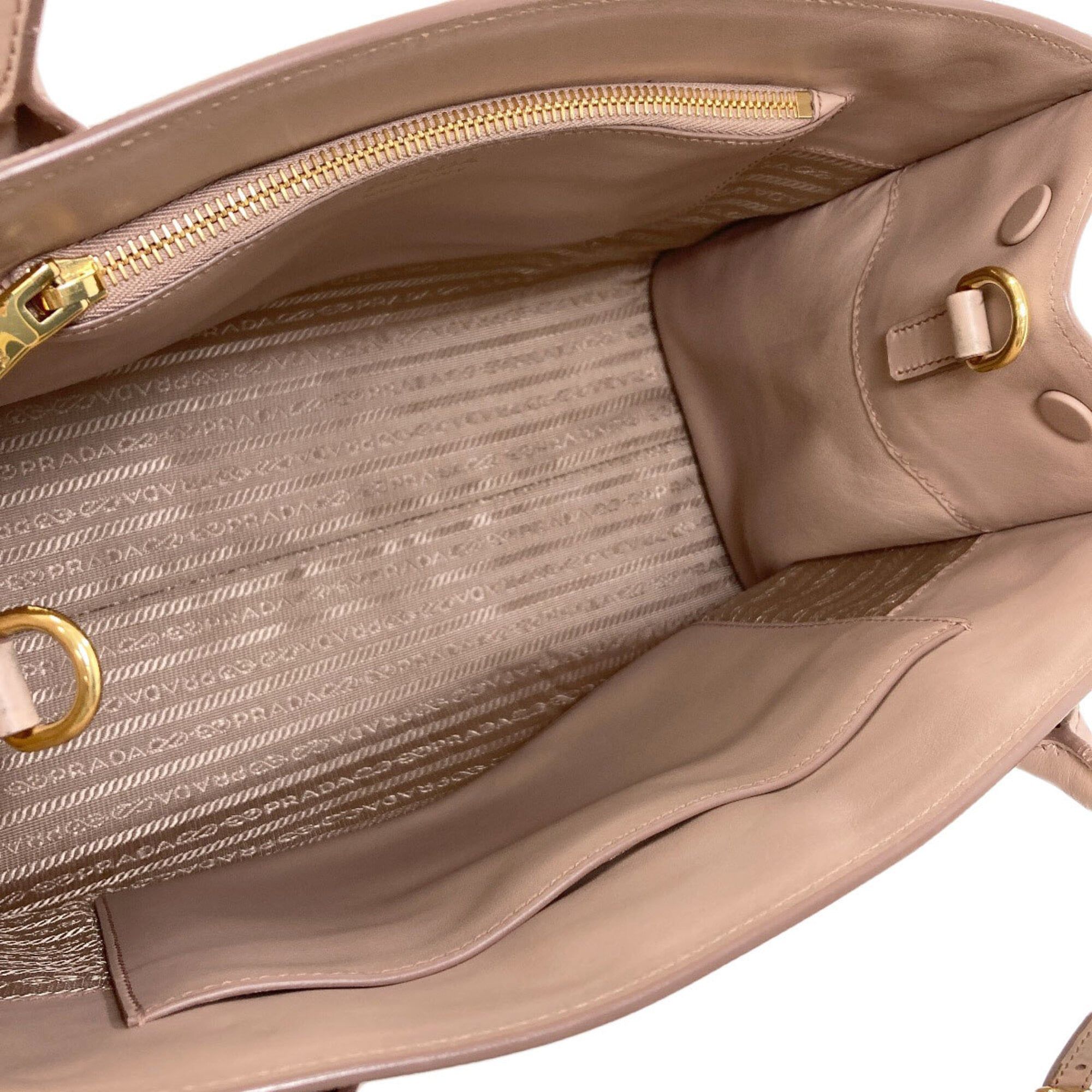 Leather Handbag (Pre-Owned) - Prada - Modalova
