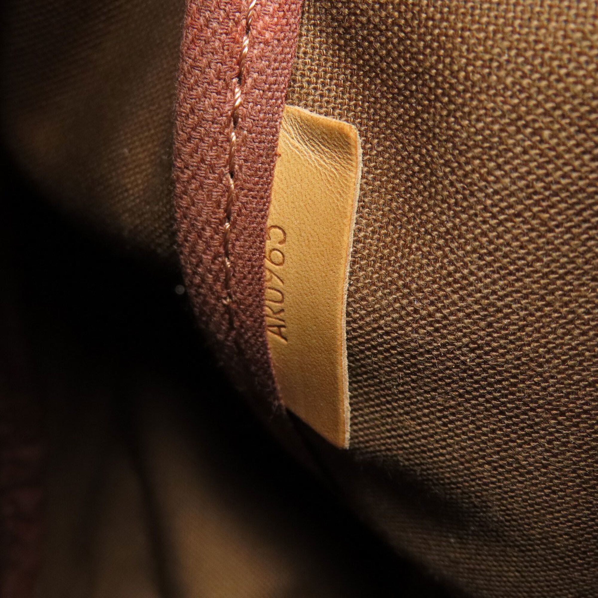 Canvas Shoulder Bag (Pre-Owned) - Louis Vuitton - Modalova
