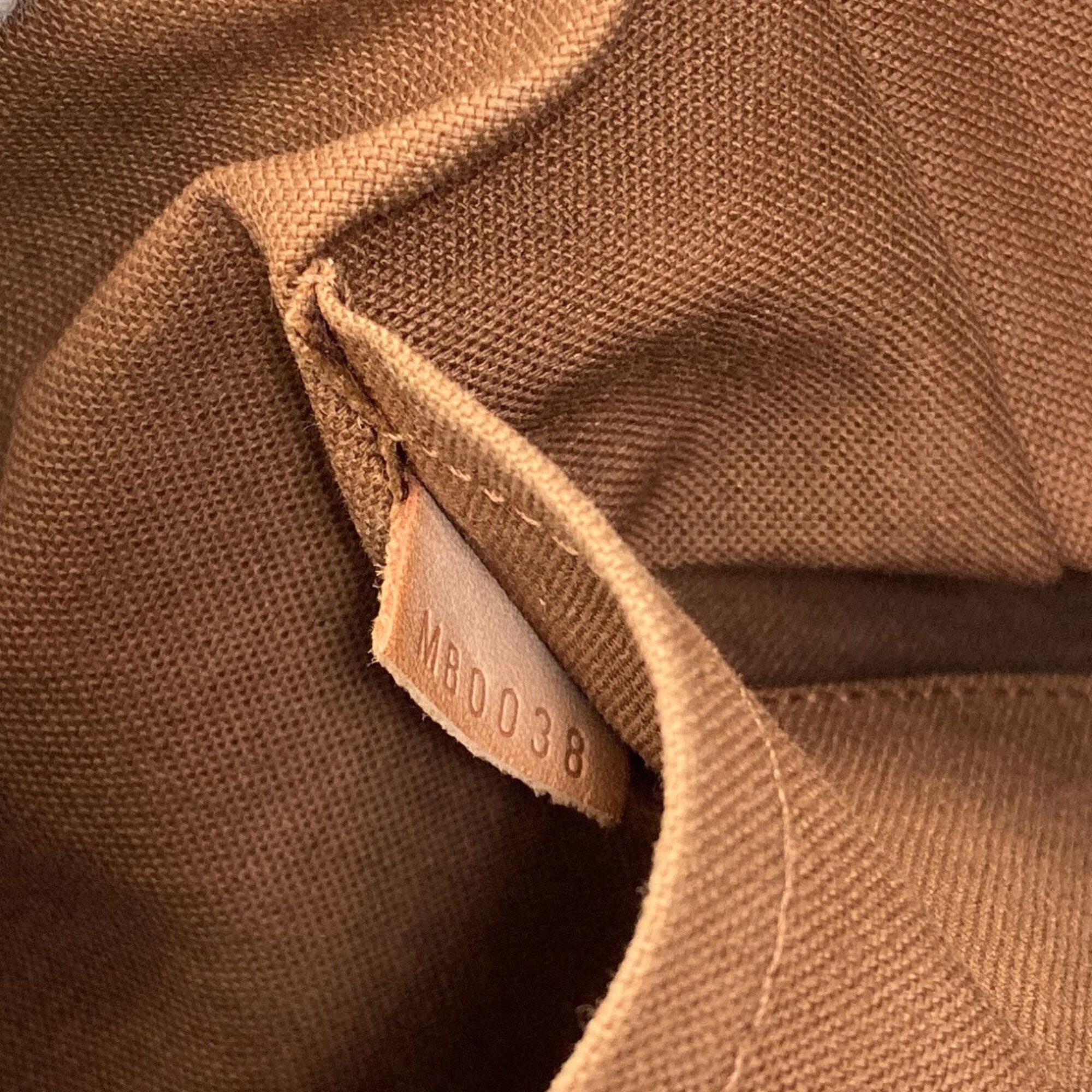 Canvas Shoulder Bag (Pre-Owned) - Louis Vuitton - Modalova