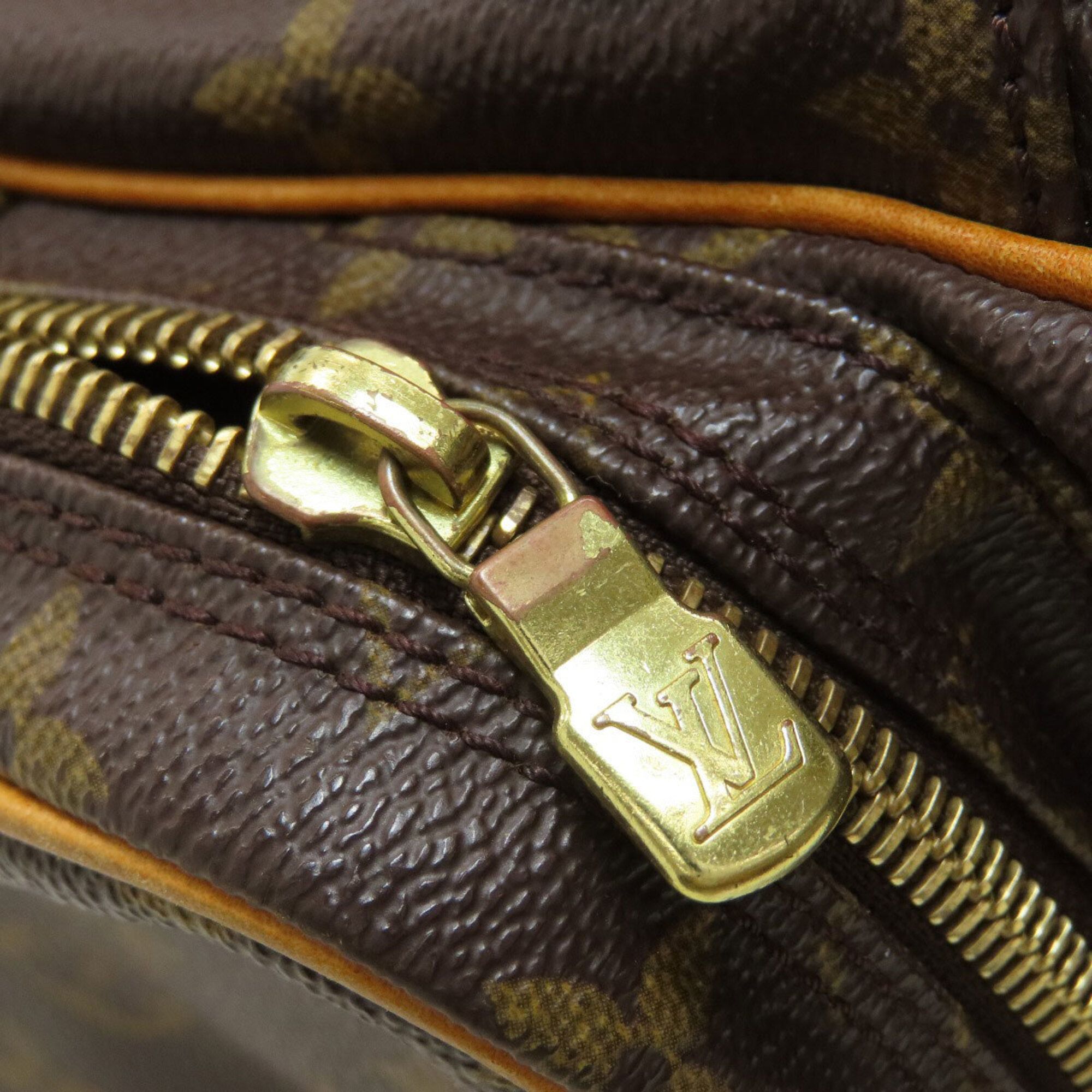 Canvas Shoulder Bag (Pre-Owned) - Louis Vuitton - Modalova