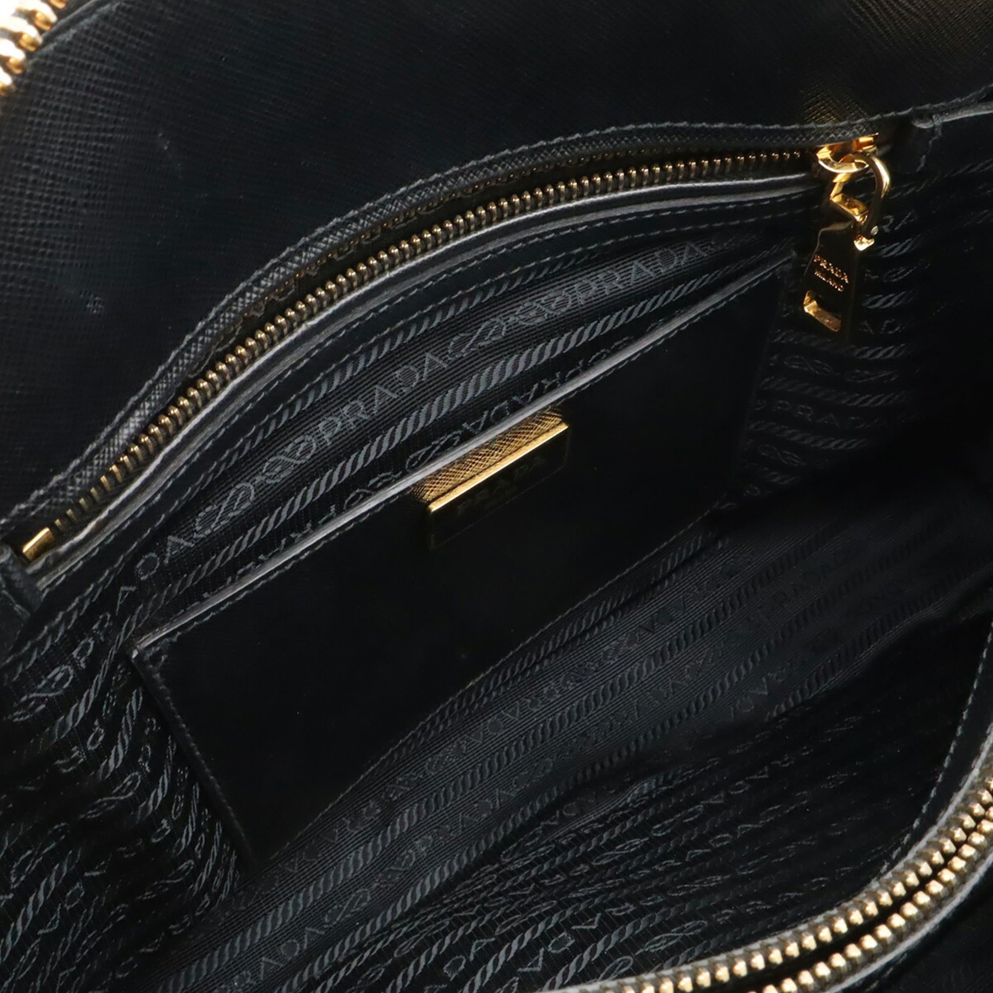 Leather Handbag Shoulder Bag (Pre-Owned) - Prada - Modalova