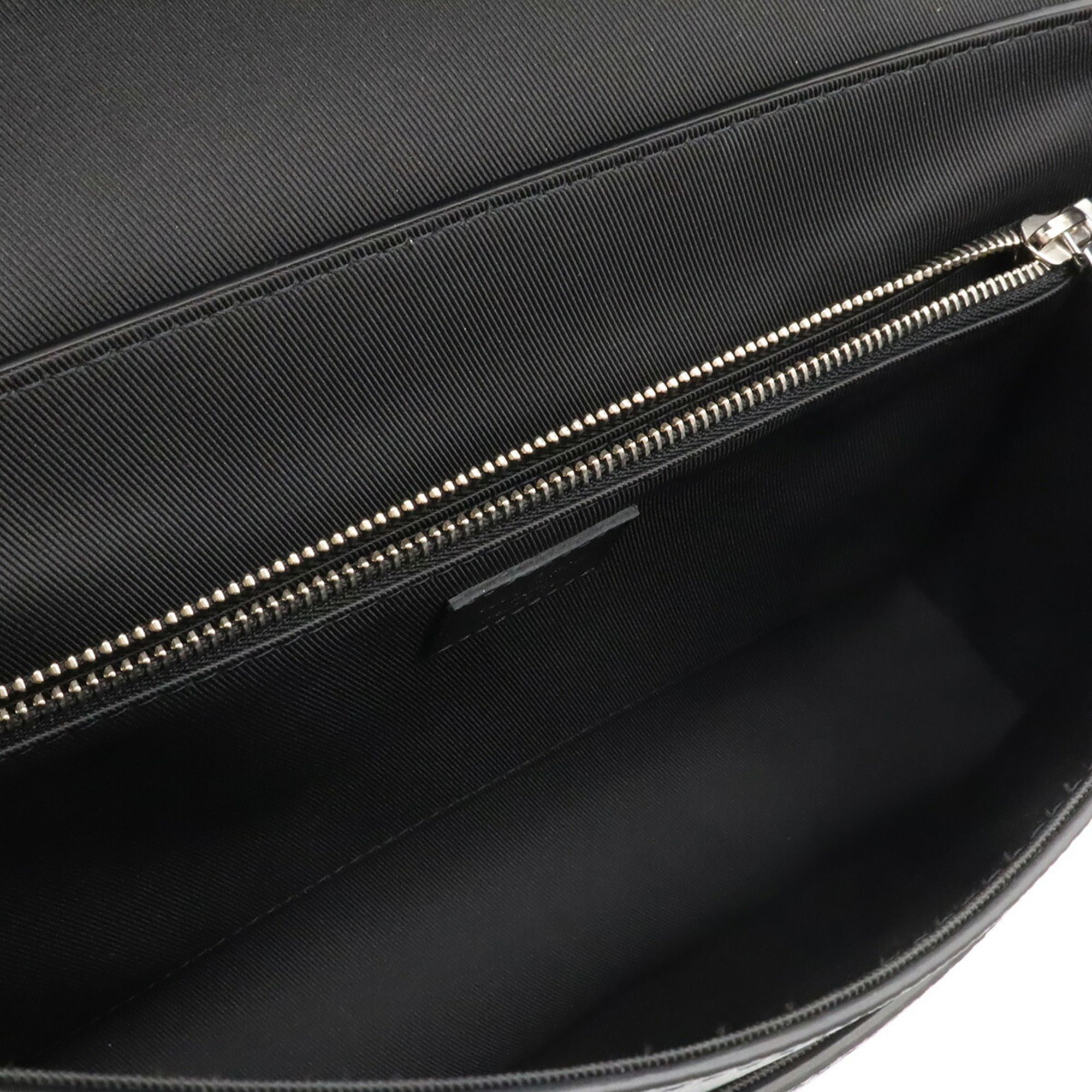 Taiga Leather Shoulder Bag (Pre-Owned) - Louis Vuitton - Modalova
