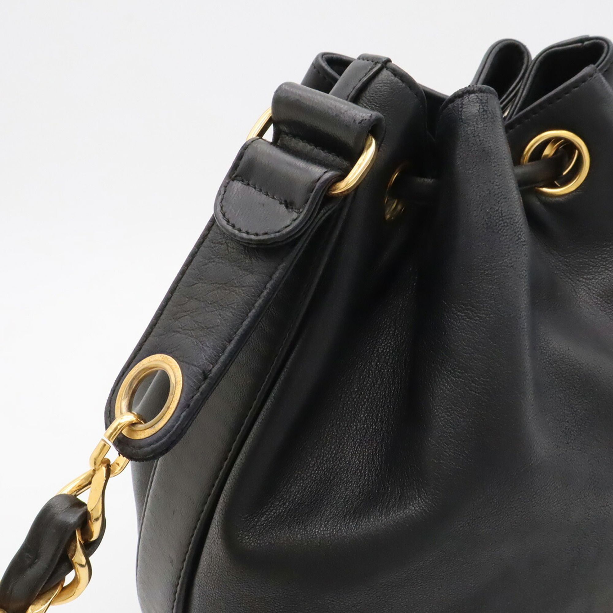 Leather Pouch Shoulder Bag (Pre-Owned) - Chanel - Modalova