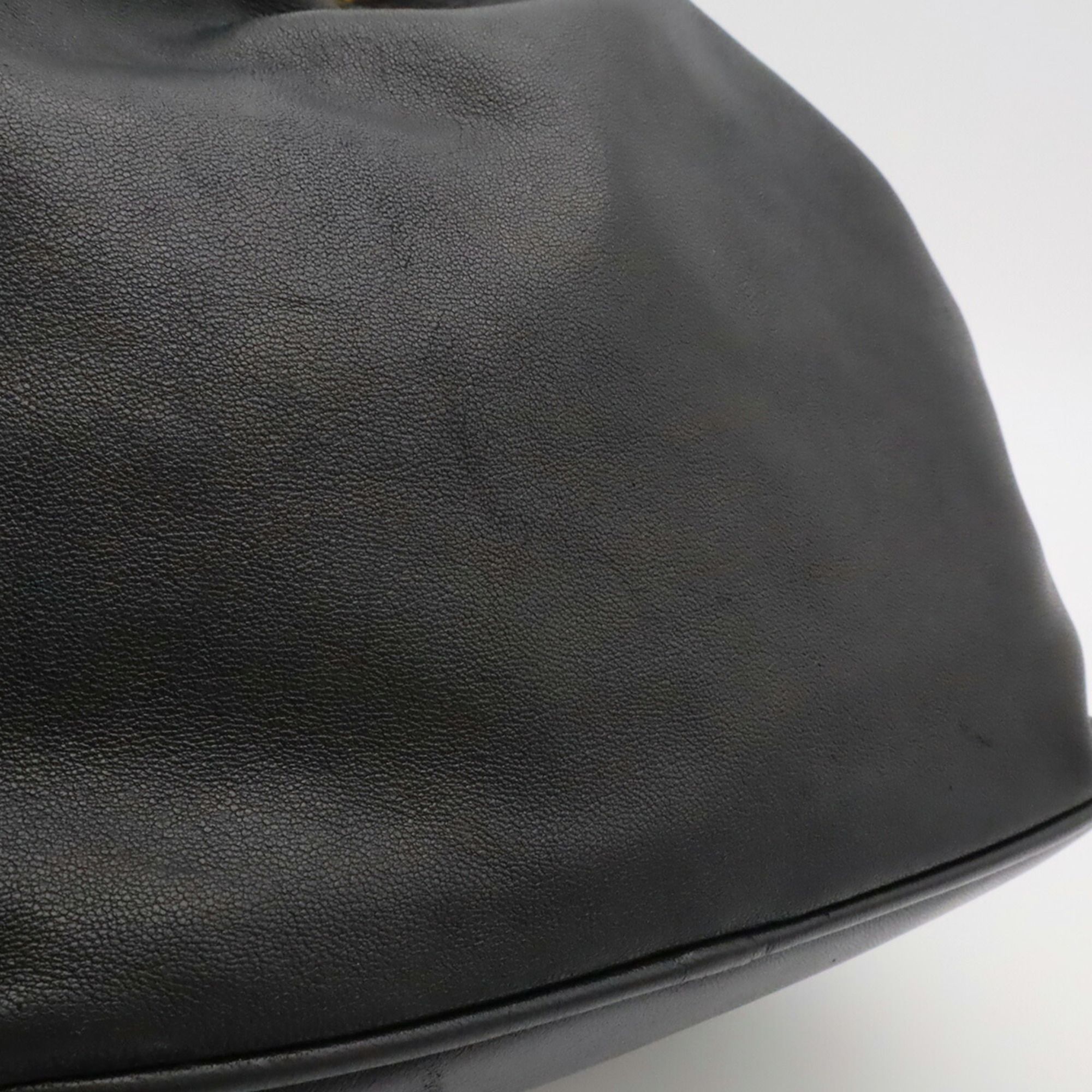 Leather Pouch Shoulder Bag (Pre-Owned) - Chanel - Modalova