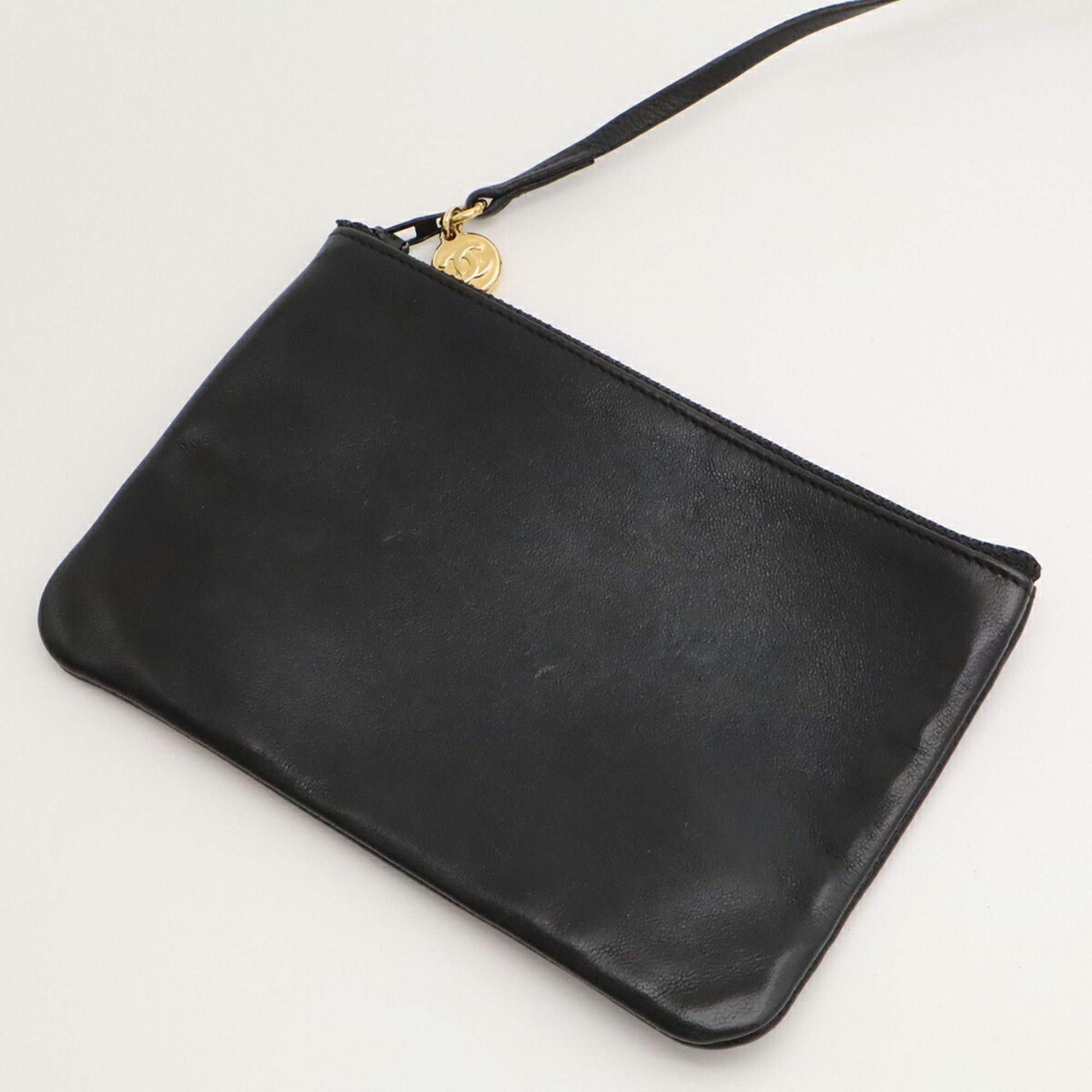 Leather Pouch Shoulder Bag (Pre-Owned) - Chanel - Modalova