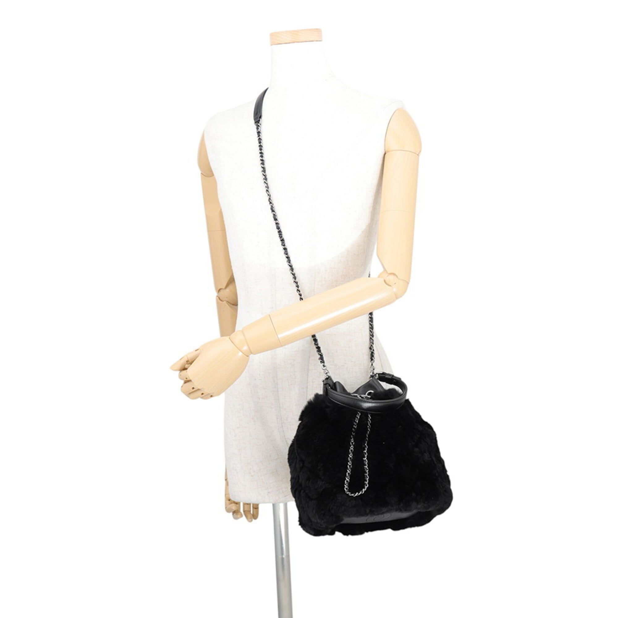 Fur Handbag (Pre-Owned) - Chanel - Modalova