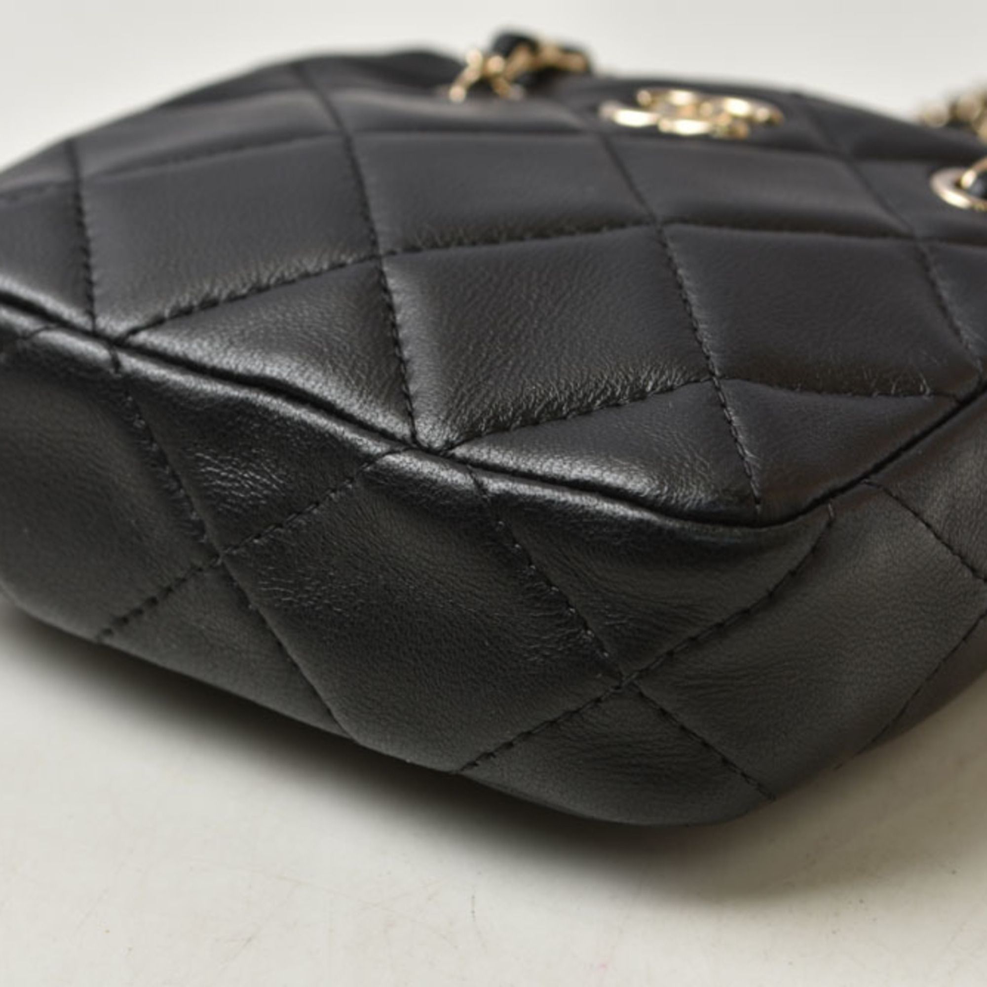 Matelasse Leather Shoulder Bag (Pre-Owned) - Chanel - Modalova