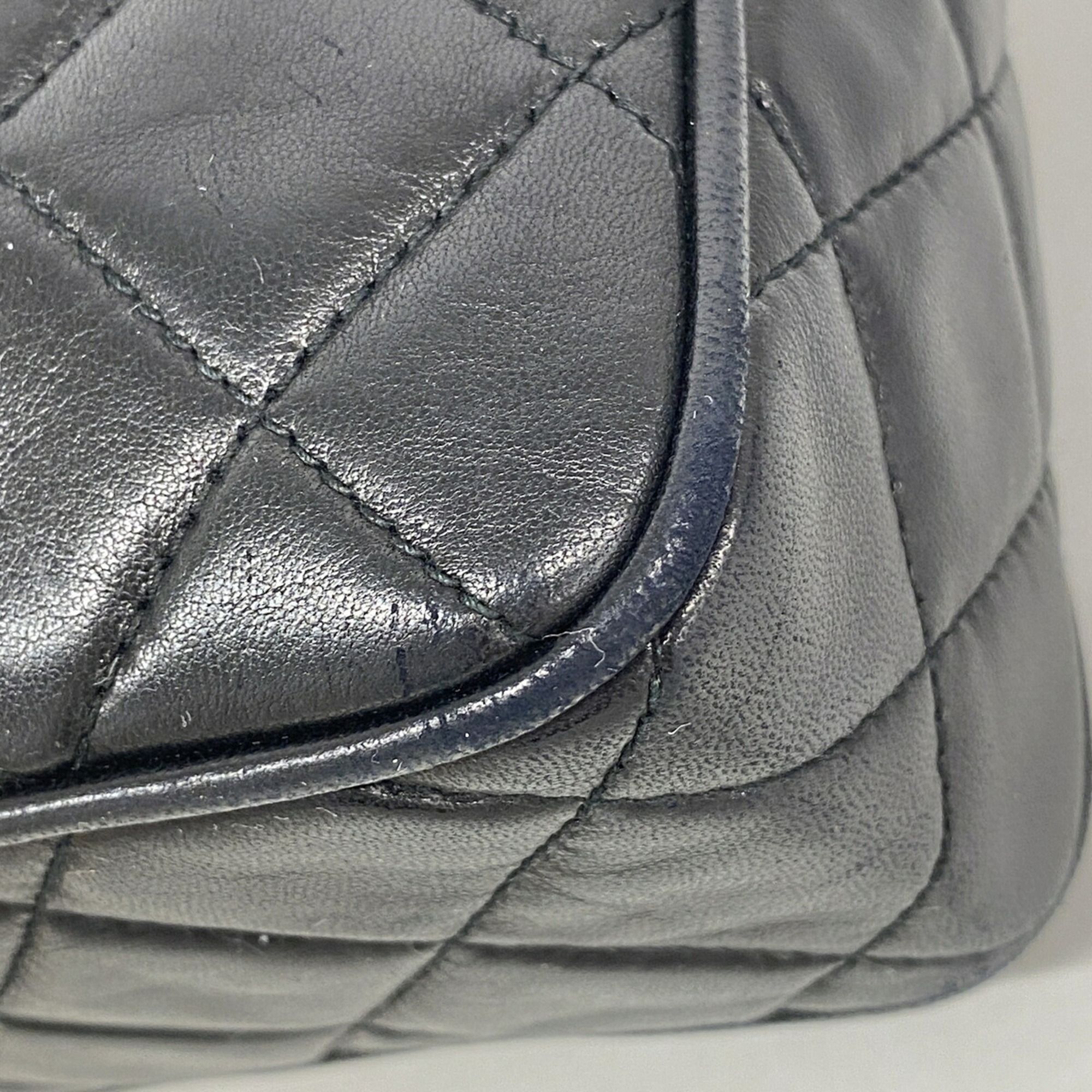 Leather Shoulder Bag (Pre-Owned) - Chanel - Modalova