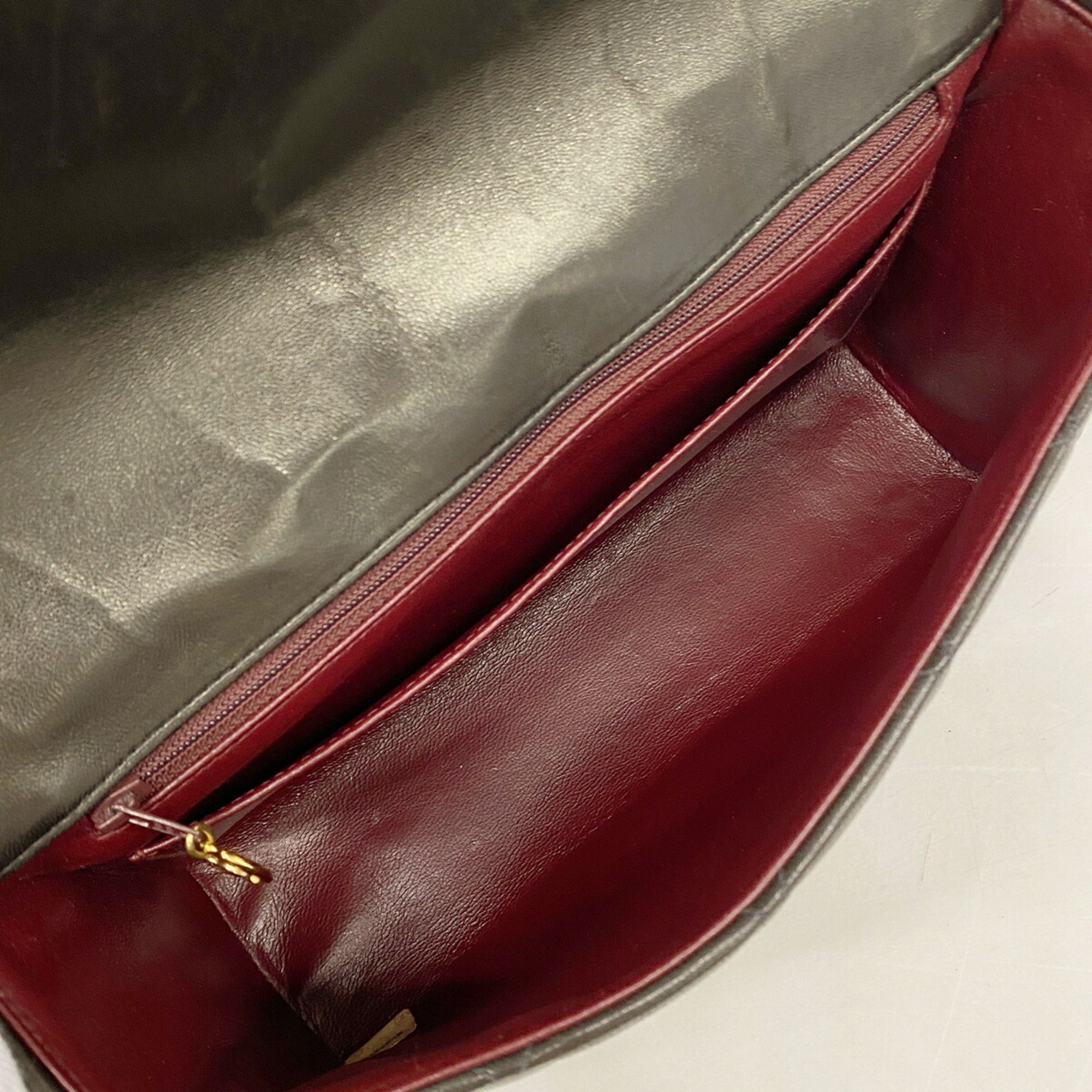 Leather Shoulder Bag (Pre-Owned) - Chanel - Modalova