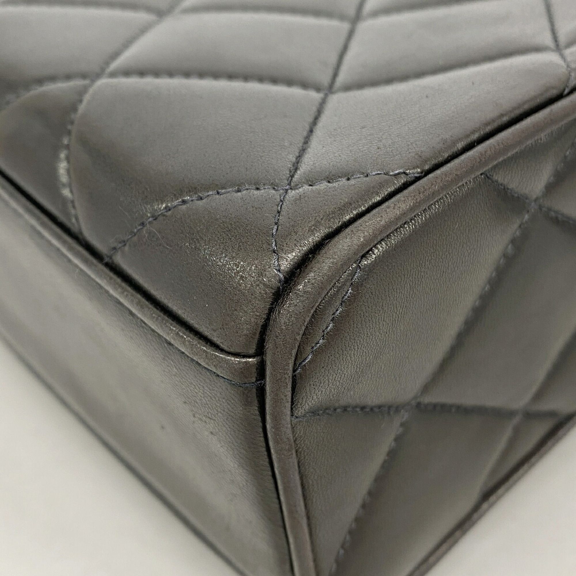 Leather Shoulder Bag (Pre-Owned) - Chanel - Modalova