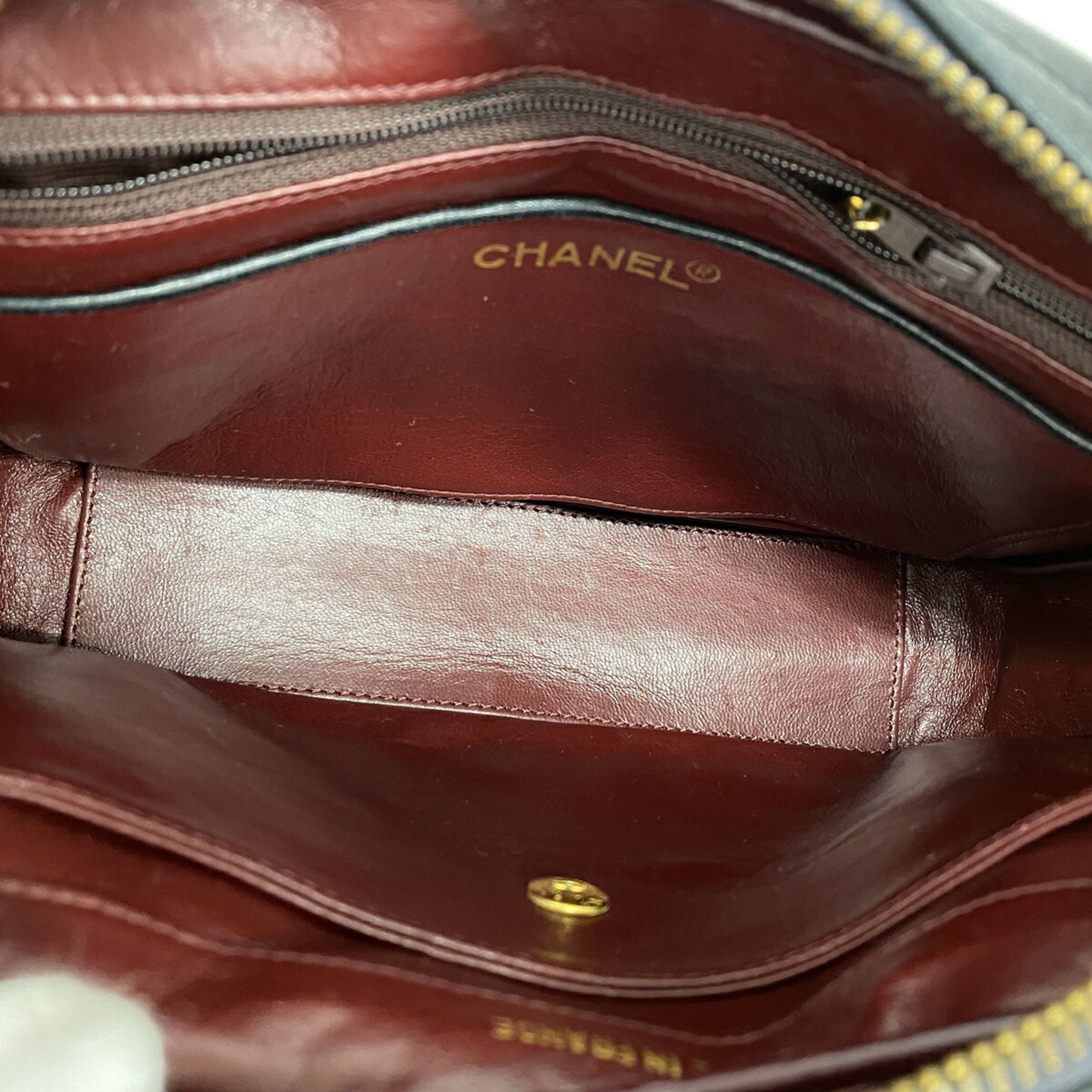 Leather Shoulder Bag (Pre-Owned) - Chanel - Modalova