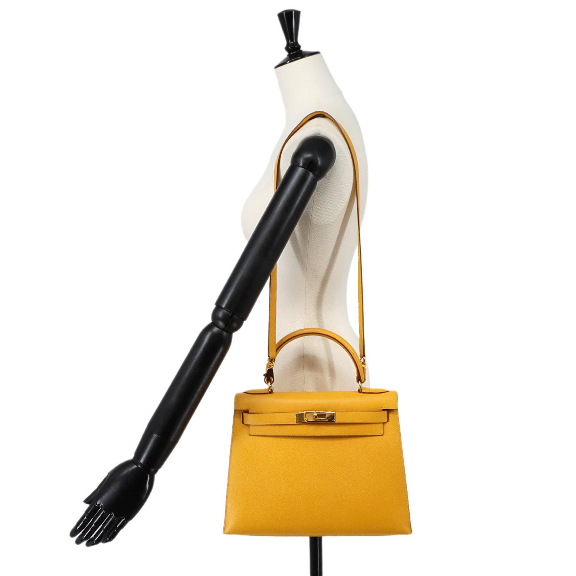 Courchevel Leather Handbag (Pre-Owned) - Hermes - Modalova