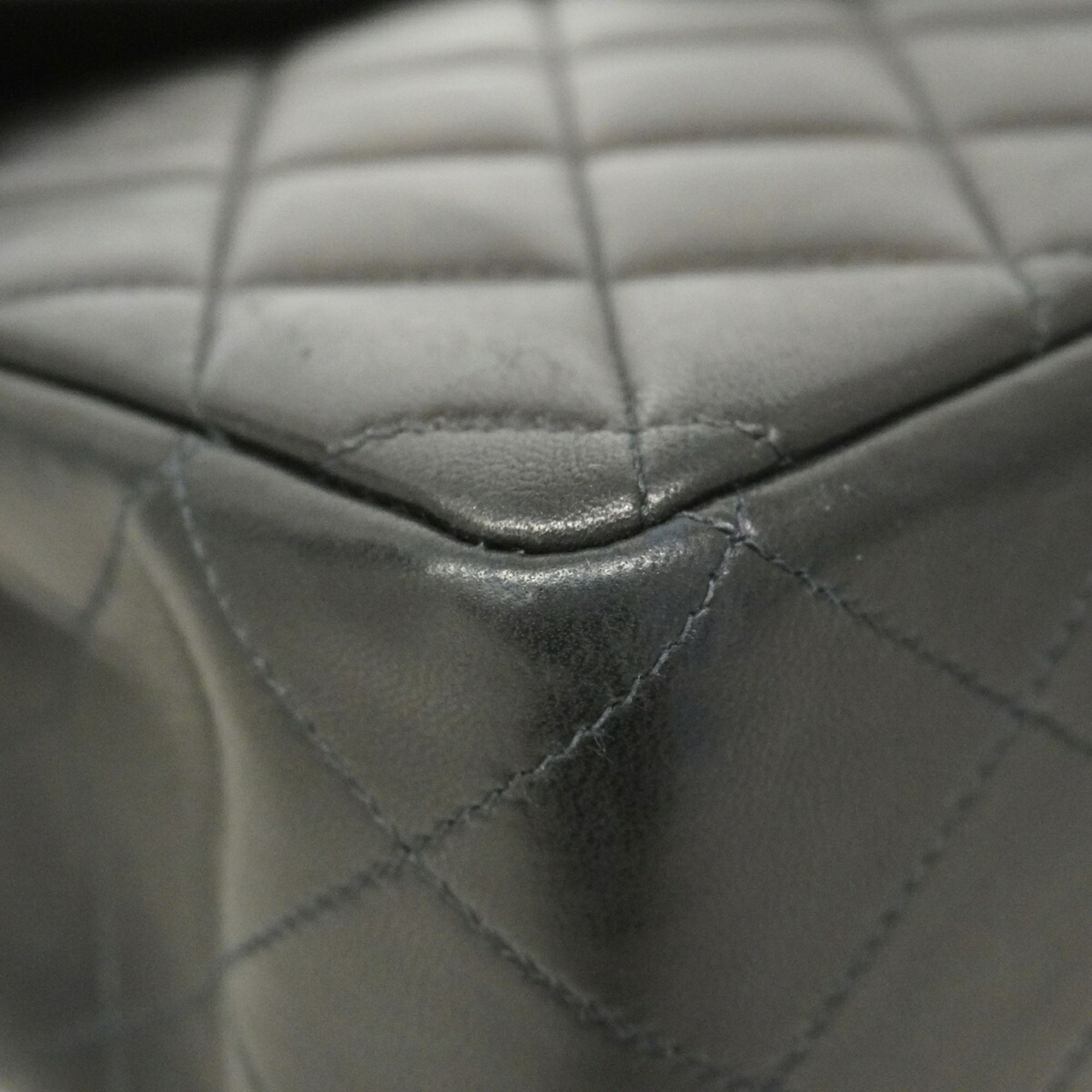 Leather Shoulder Bag (Pre-Owned) - Chanel - Modalova