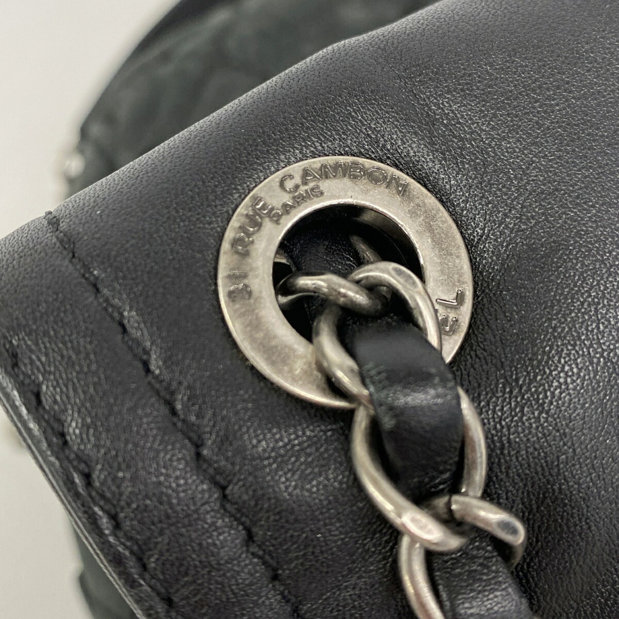 Leather Shoulder Bag (Pre-Owned) - Chanel - Modalova