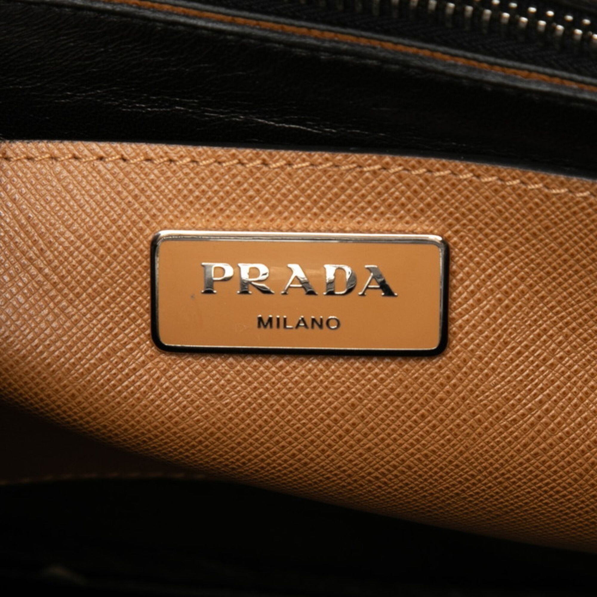 Saffiano Leather Handbag Shoulder Bag (Pre-Owned) - Prada - Modalova