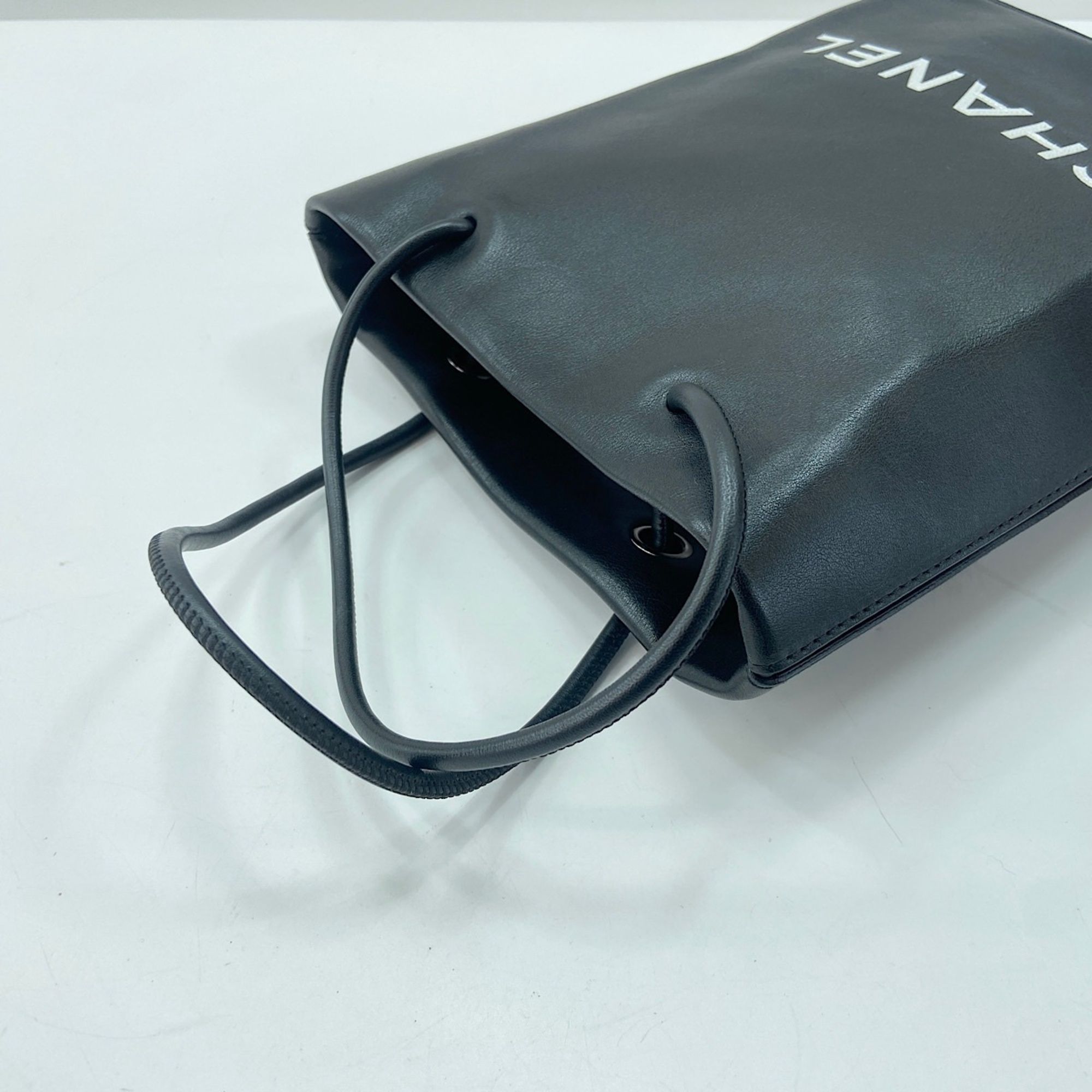 Chanel Black Tote Bag (Pre-Owned) - Chanel - Modalova