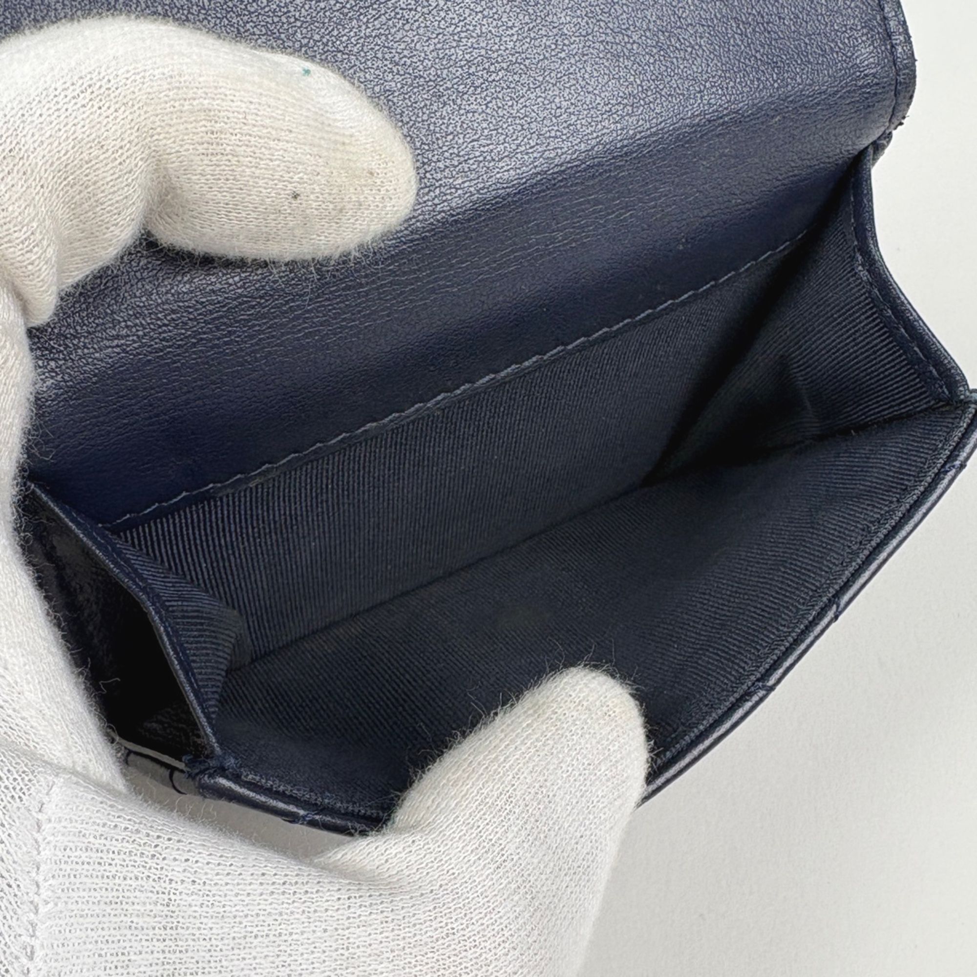 Leather Wallet (Tri-Fold) (Pre-Owned) - Chanel - Modalova
