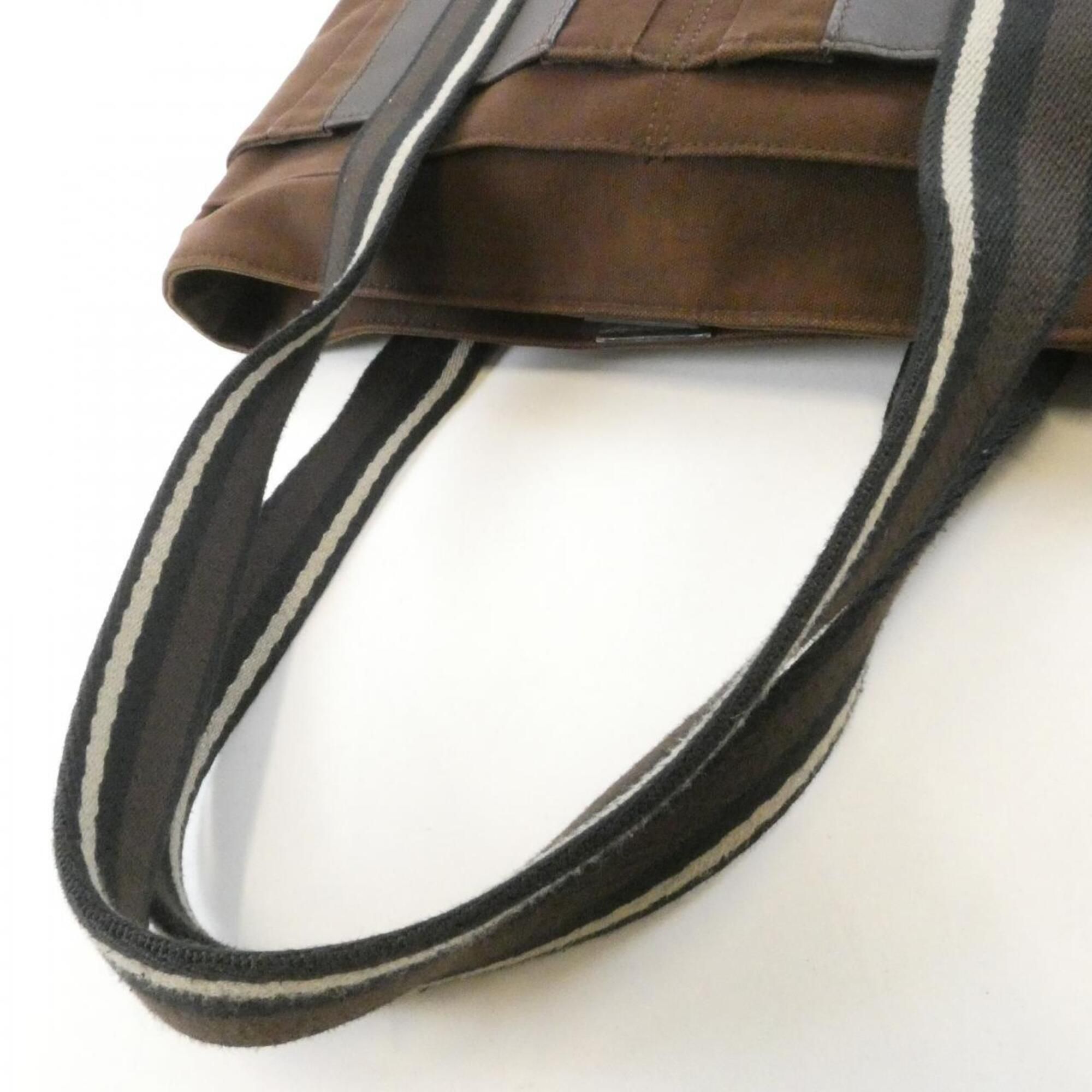 Troca Horizontal Canvas Handbag (Pre-Owned) - Hermes - Modalova