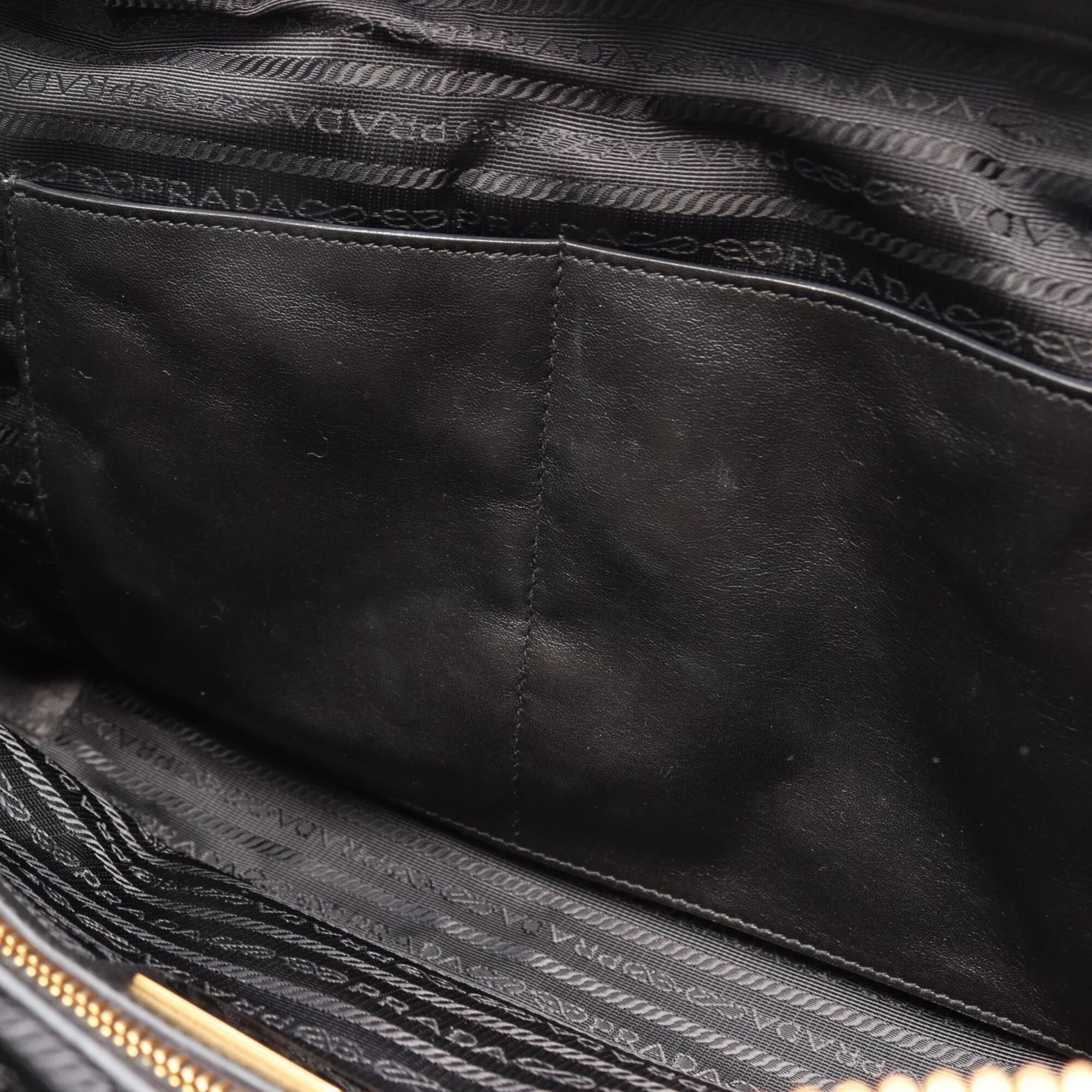 Nylon Saffiano Triangle Handbag (Pre-Owned) - Prada - Modalova