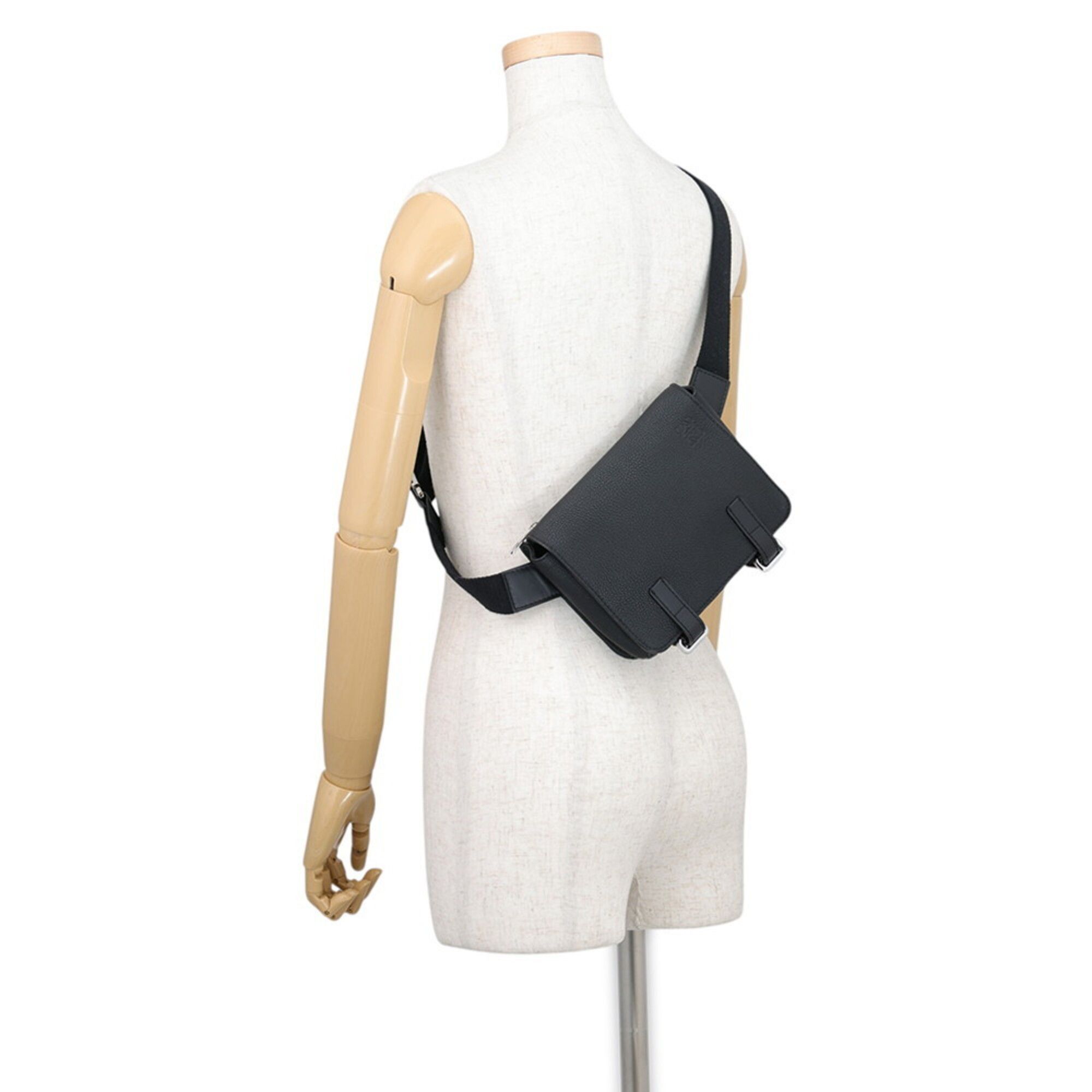 Leather Sling Bag (Pre-Owned) - Loewe - Modalova
