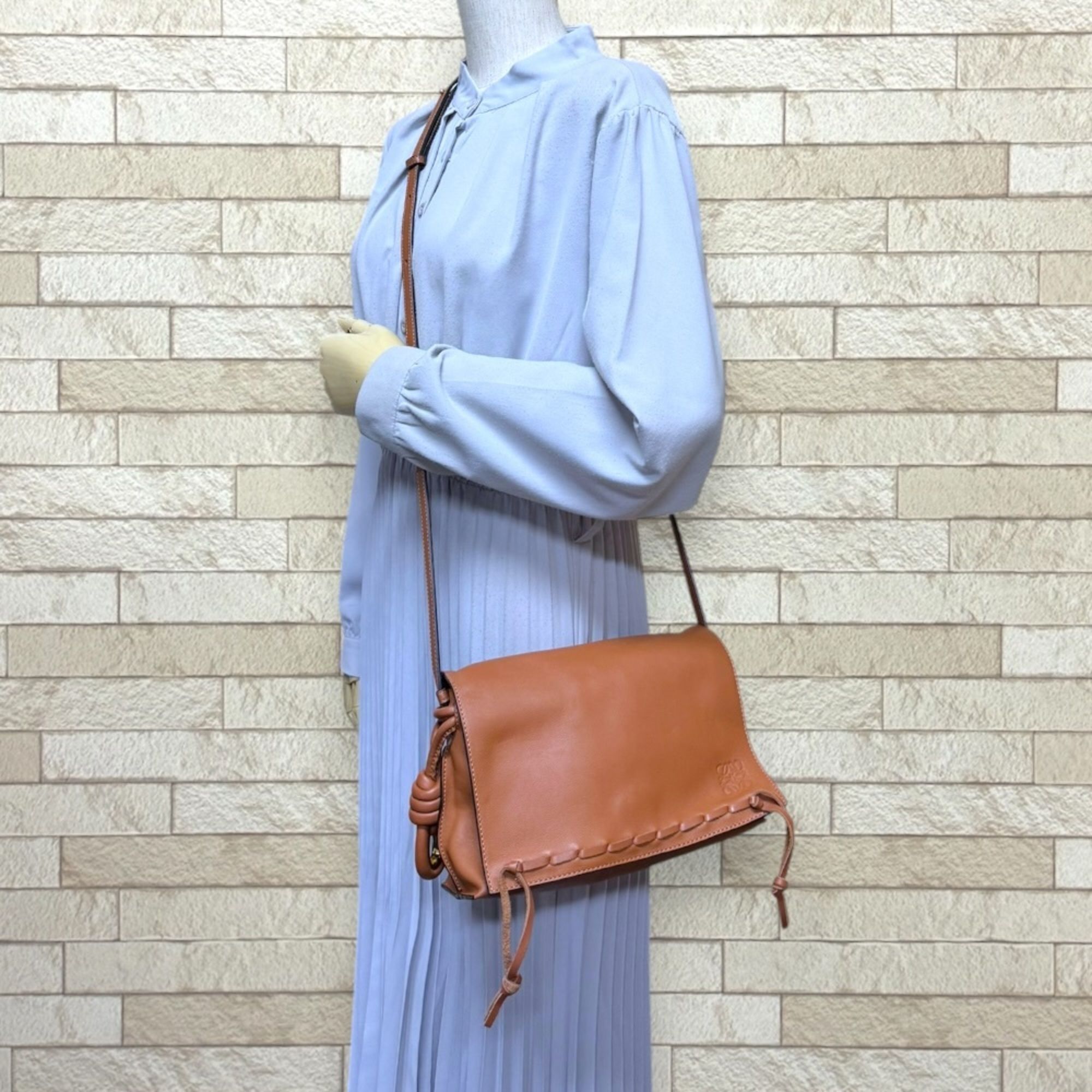 Leather Shoulder Bag (Pre-Owned) - Loewe - Modalova