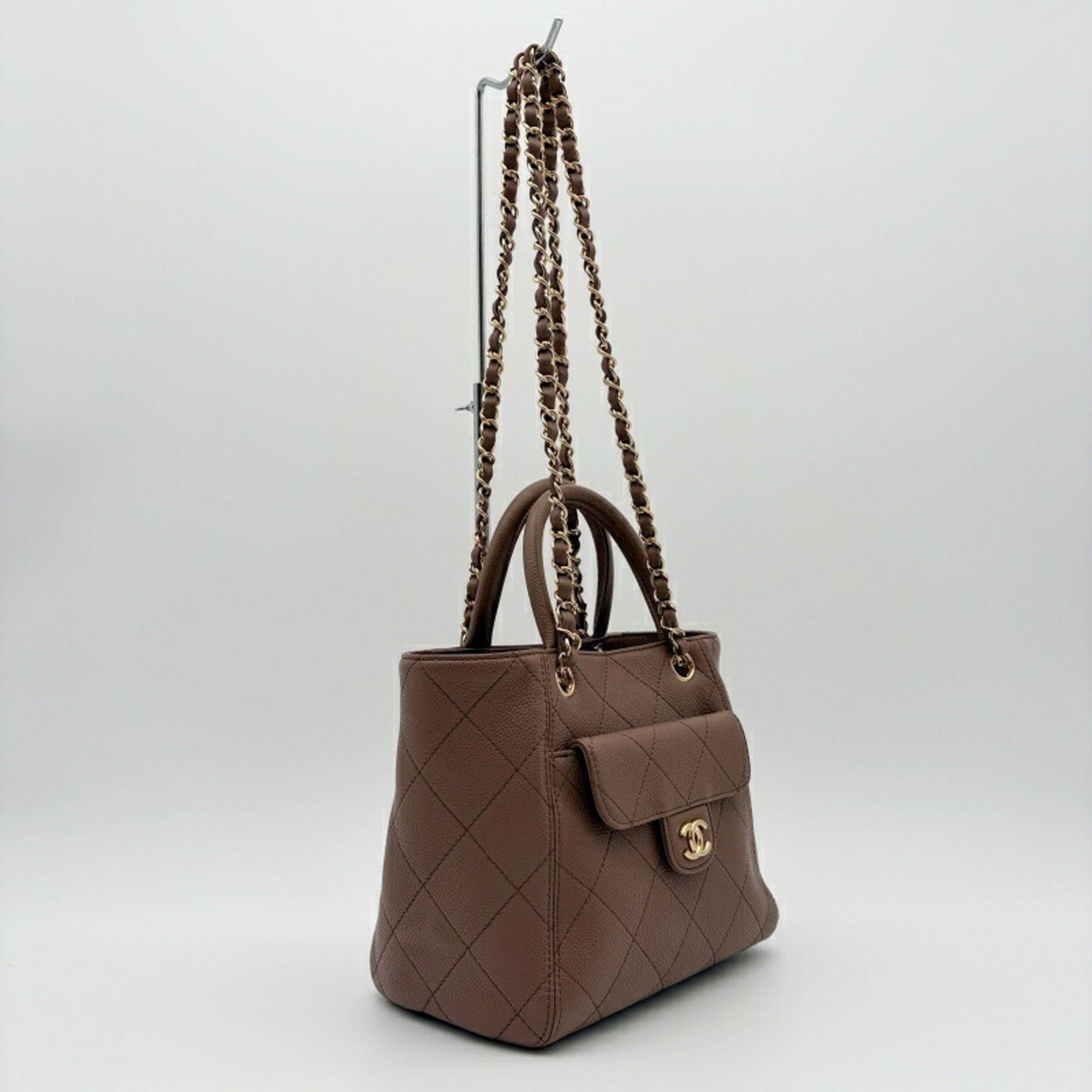 Leather Shoulder Bag (Pre-Owned) - Chanel - Modalova