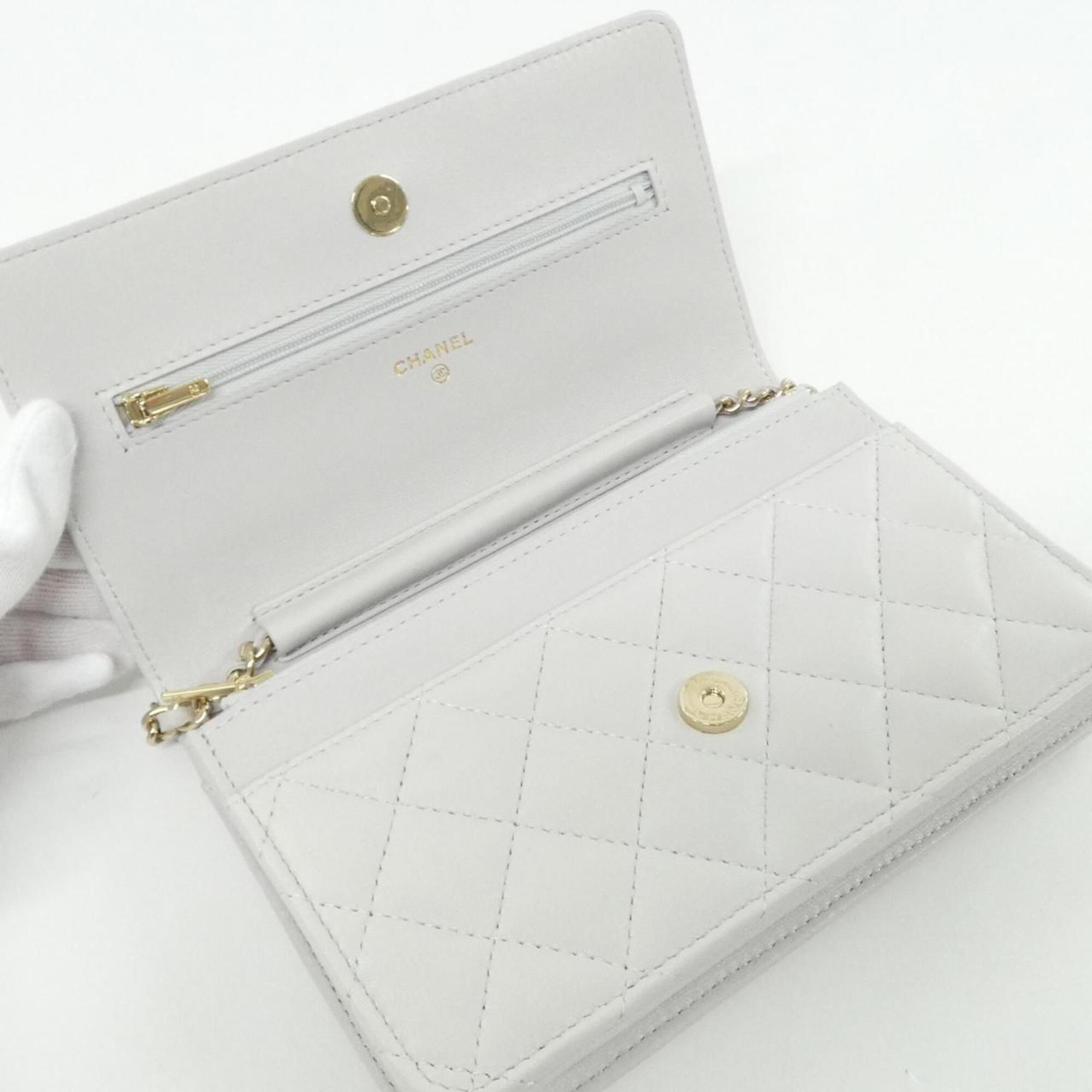 Leather Chain/Shoulder Wallet (Pre-Owned) - Chanel - Modalova