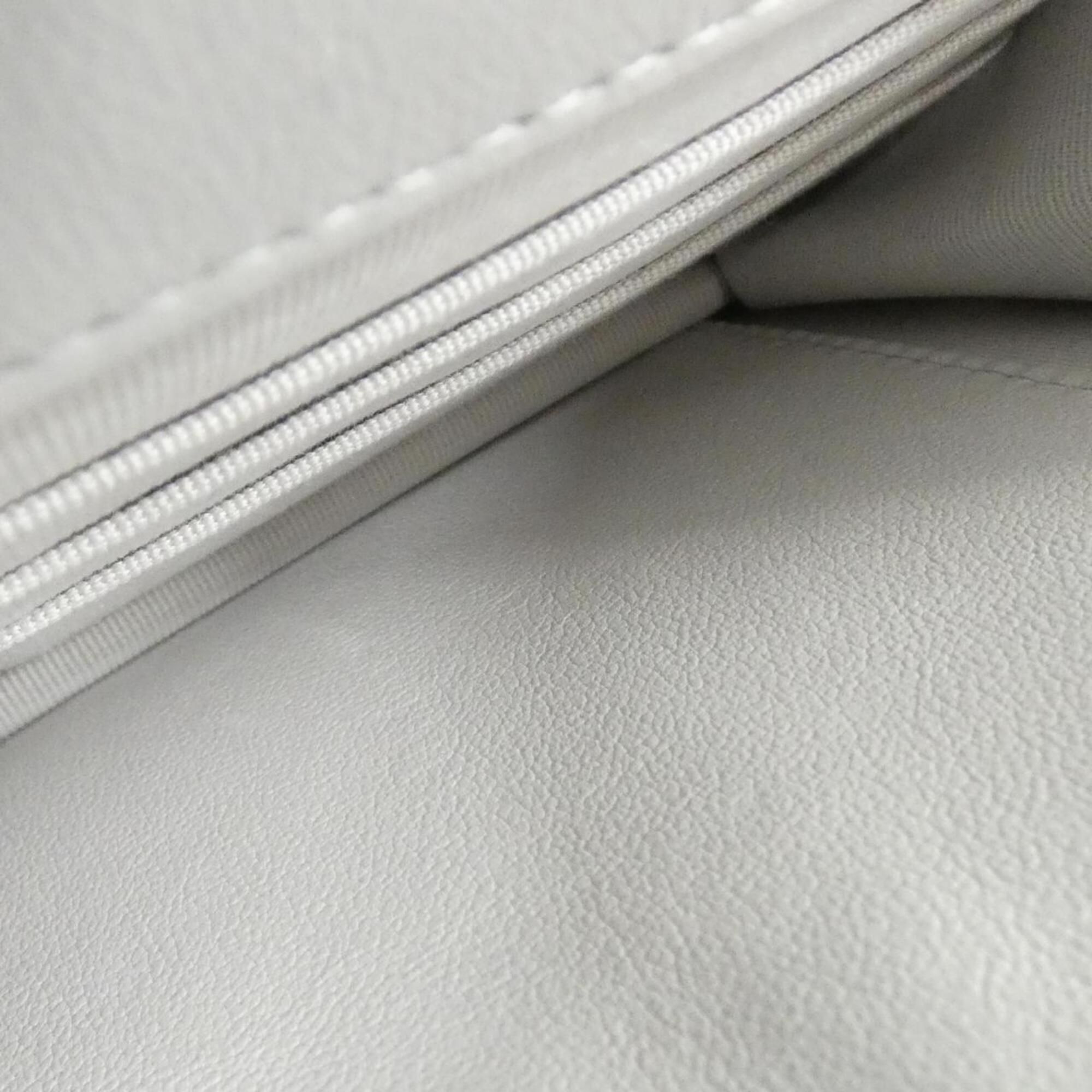 Leather Chain/Shoulder Wallet (Pre-Owned) - Chanel - Modalova