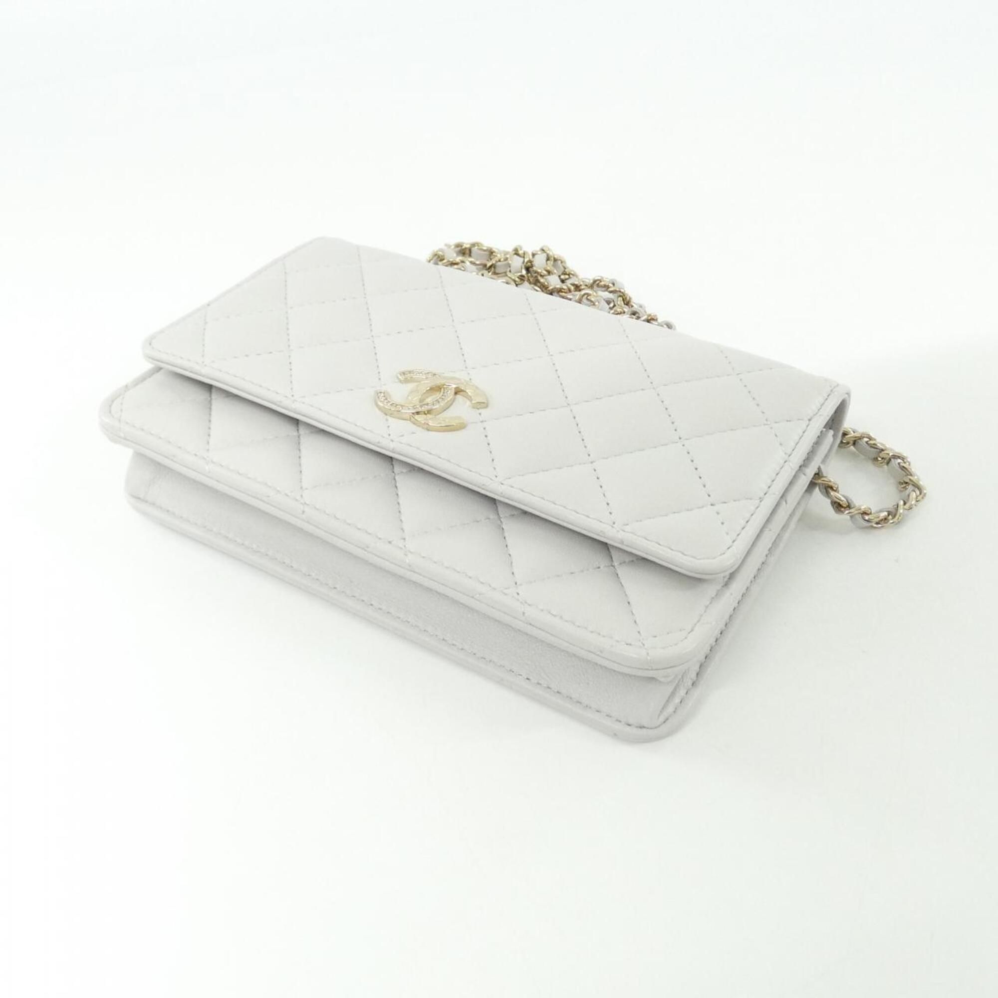 Leather Chain/Shoulder Wallet (Pre-Owned) - Chanel - Modalova