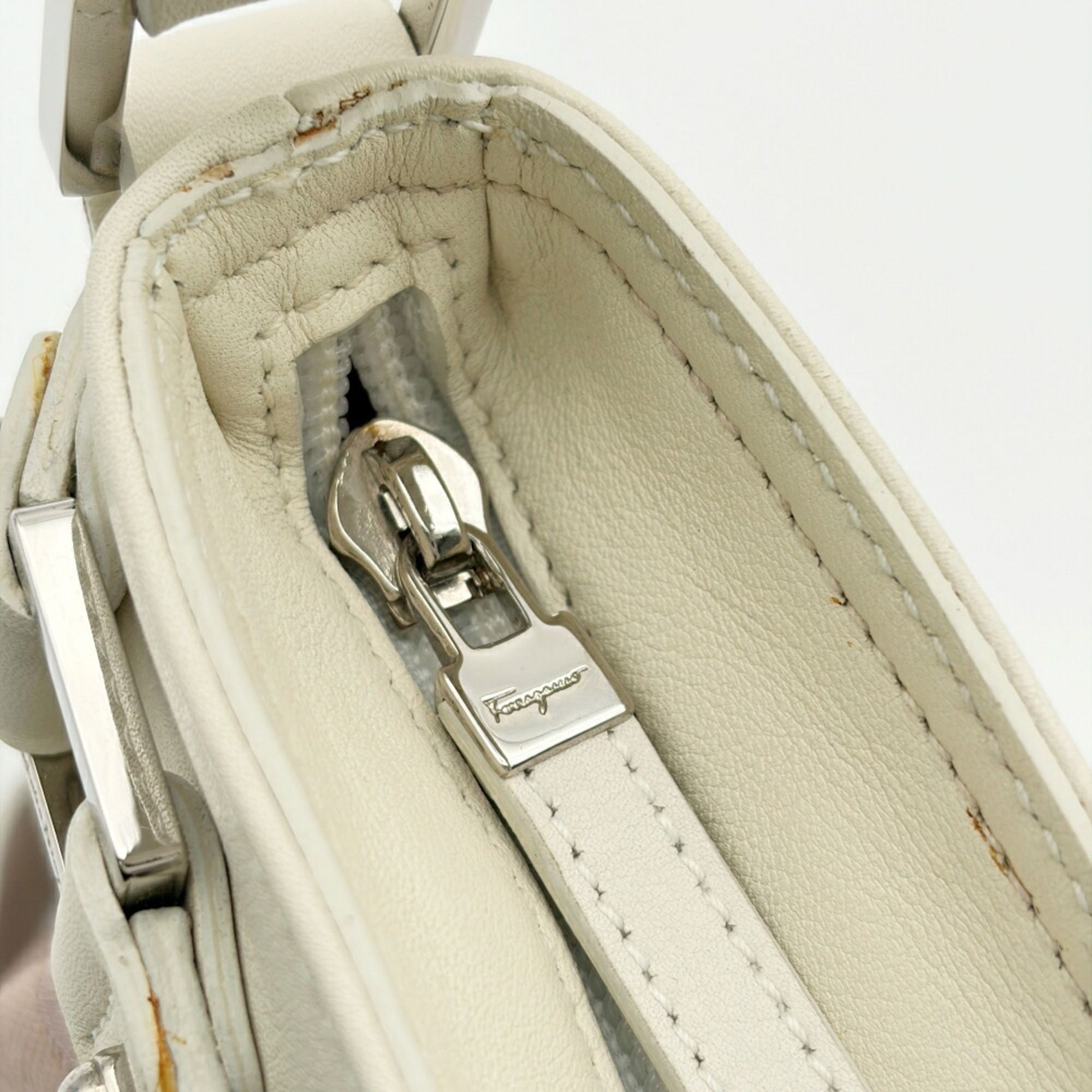 Canvas Leather Shoulder Bag (Pre-Owned) - Salvatore Ferragamo - Modalova