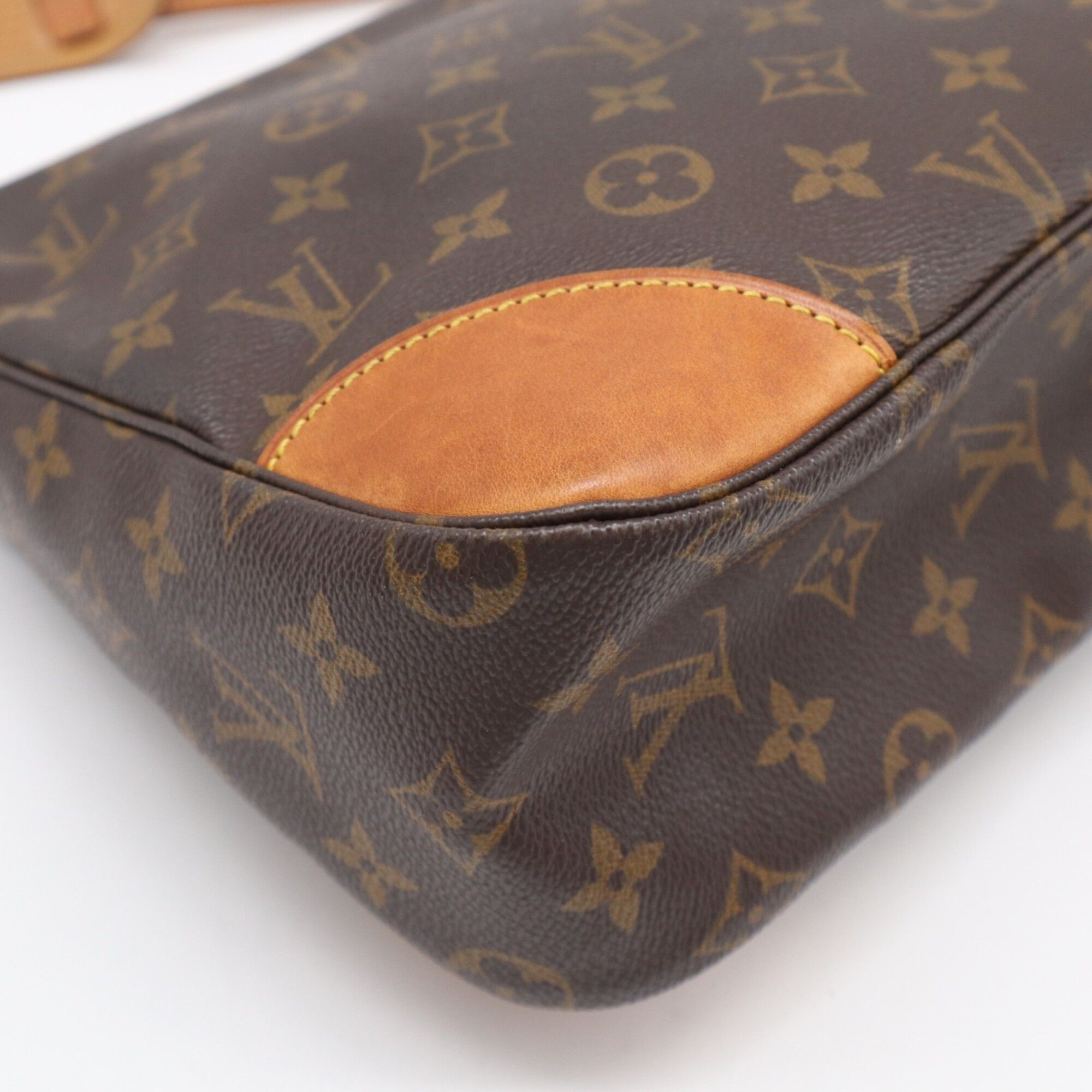 Coated Canvas Leather Shoulder Bag (Pre-Owned) - Louis Vuitton - Modalova