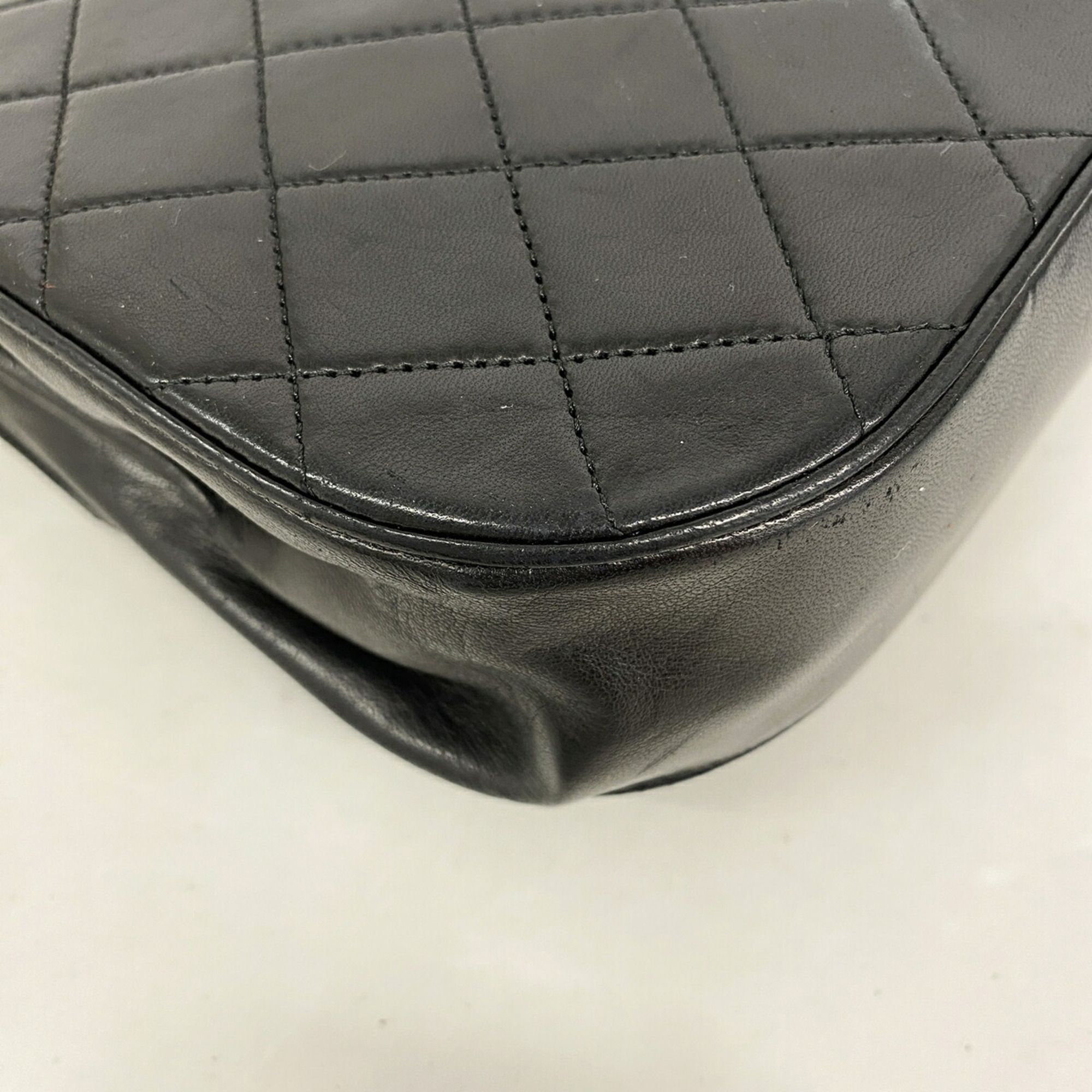 Leather Shoulder Bag (Pre-Owned) - Chanel - Modalova