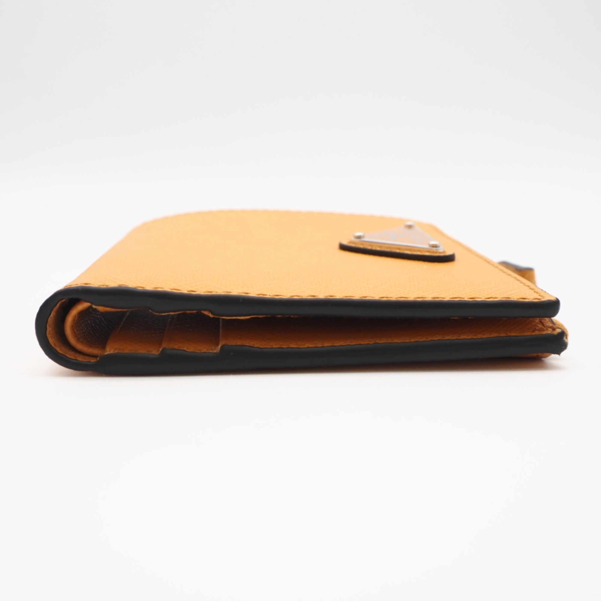 Saffiano Triangle Wallet (Bi-Fold) (Pre-Owned) - Prada - Modalova