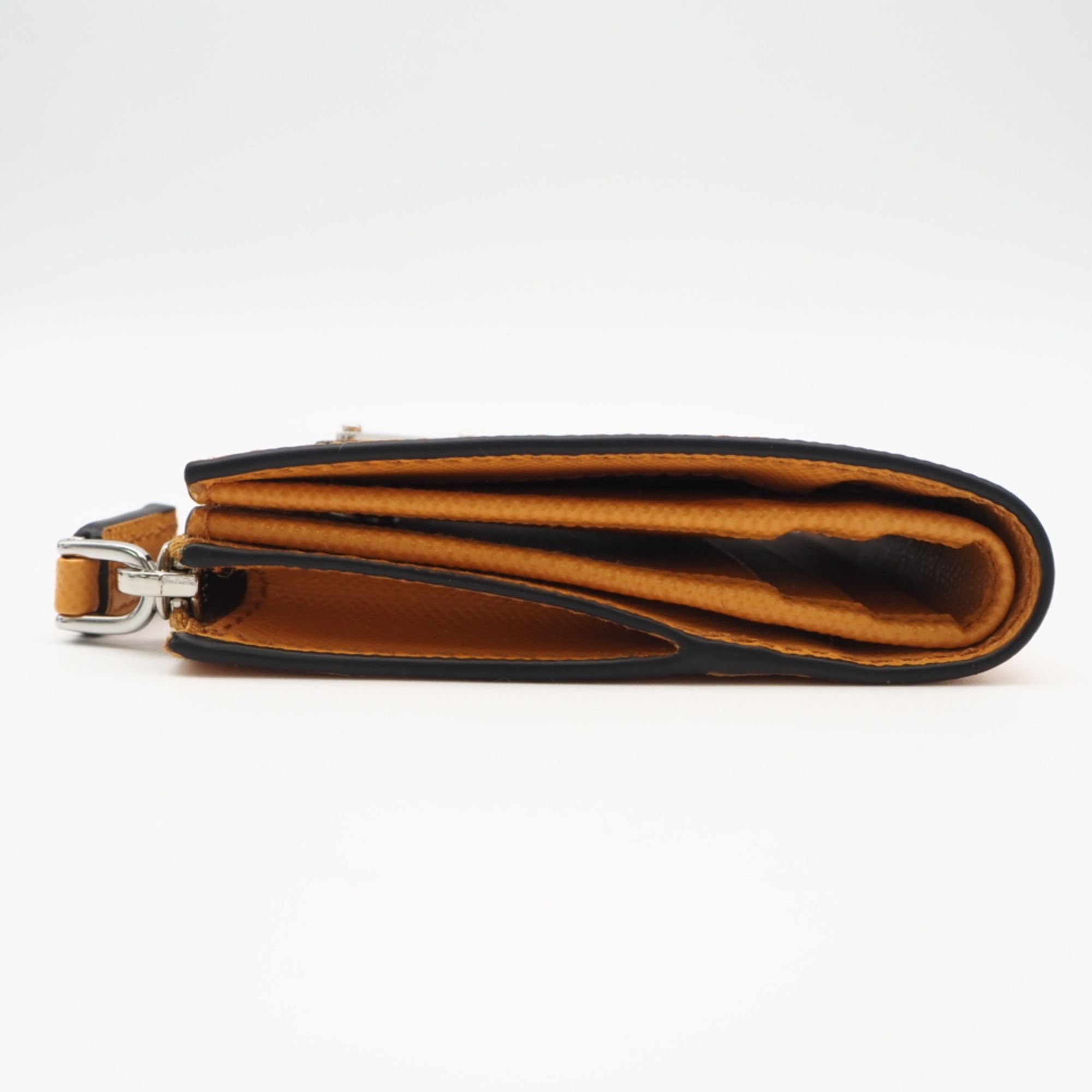 Saffiano Triangle Wallet (Bi-Fold) (Pre-Owned) - Prada - Modalova