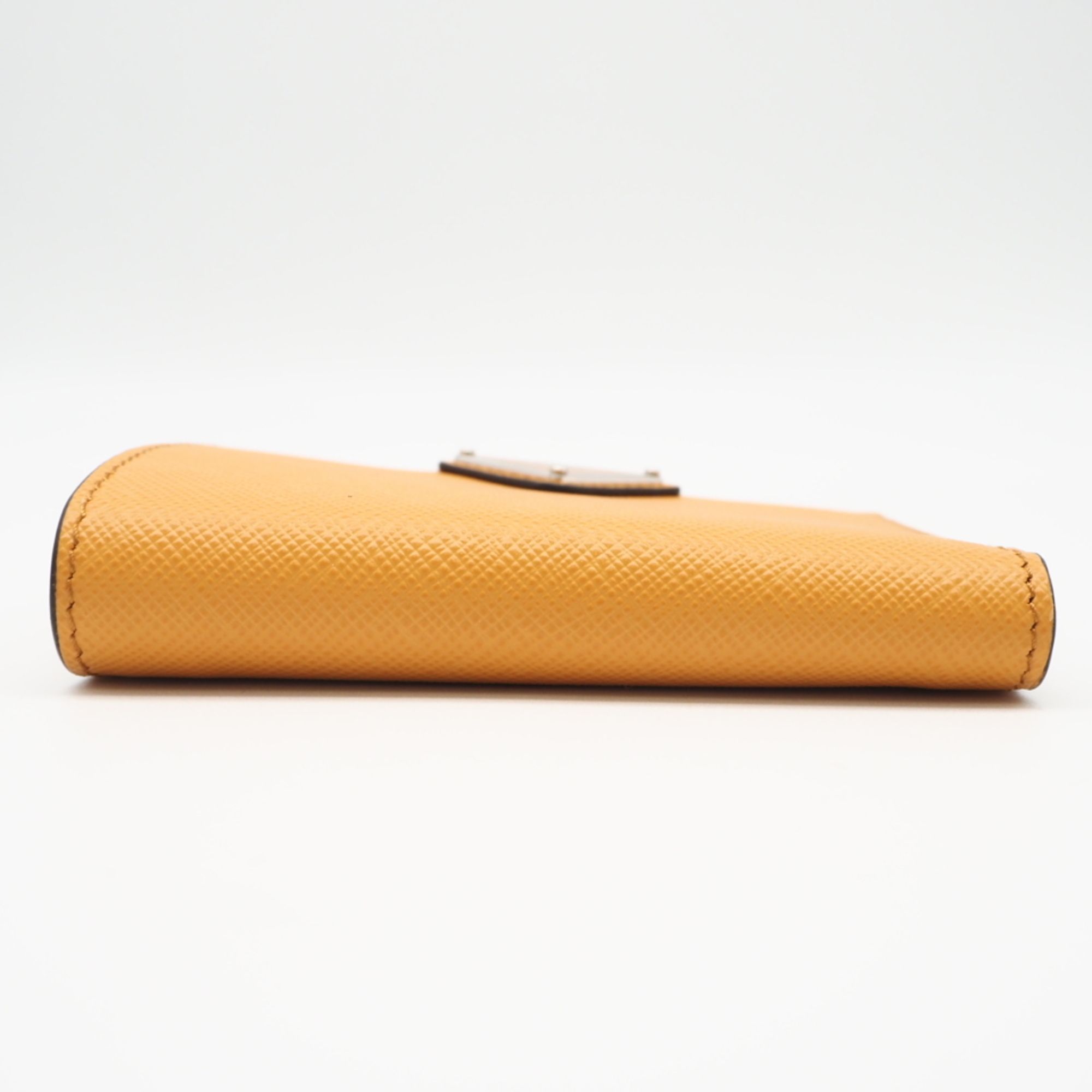 Saffiano Triangle Wallet (Bi-Fold) (Pre-Owned) - Prada - Modalova