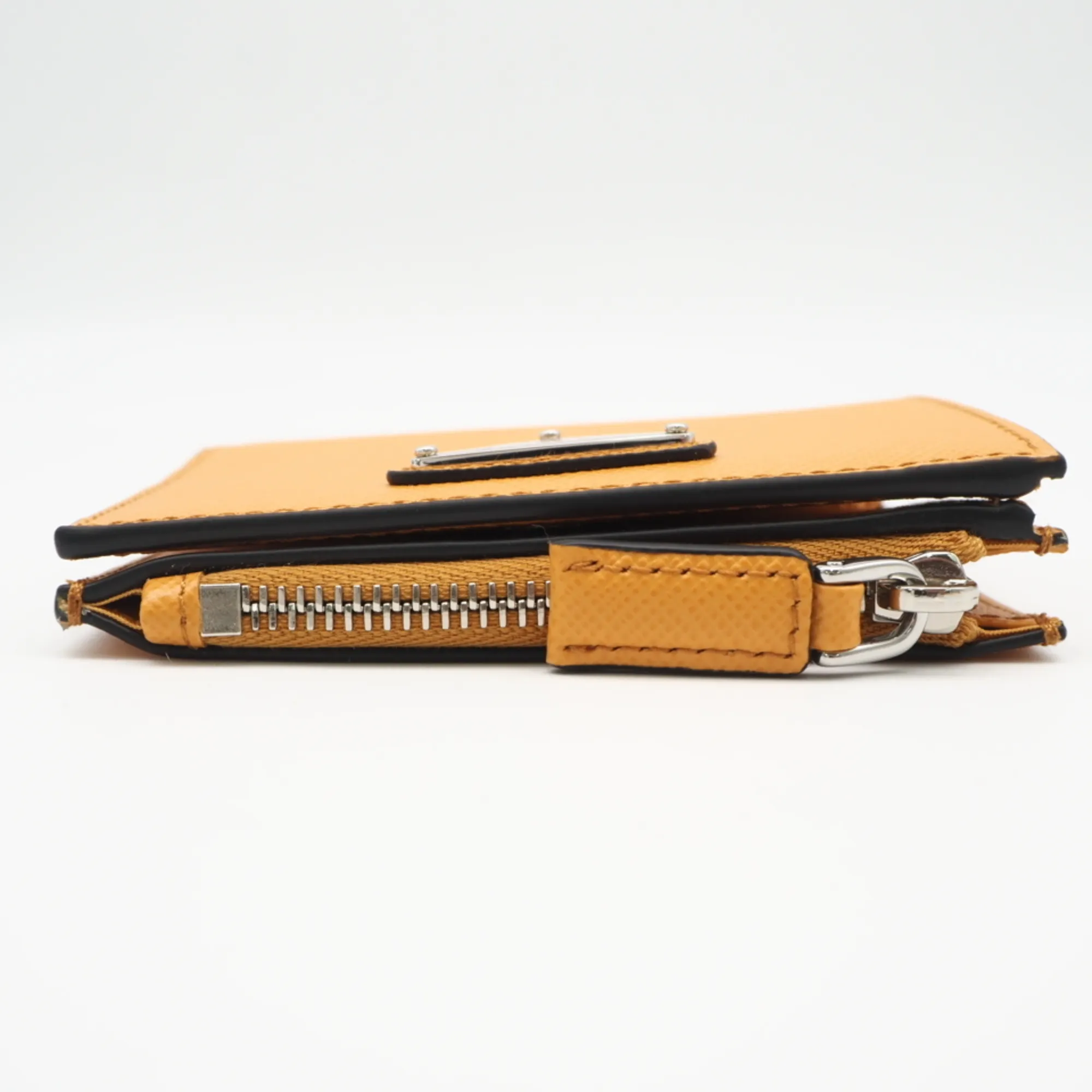 Saffiano Triangle Wallet (Bi-Fold) (Pre-Owned) - Prada - Modalova
