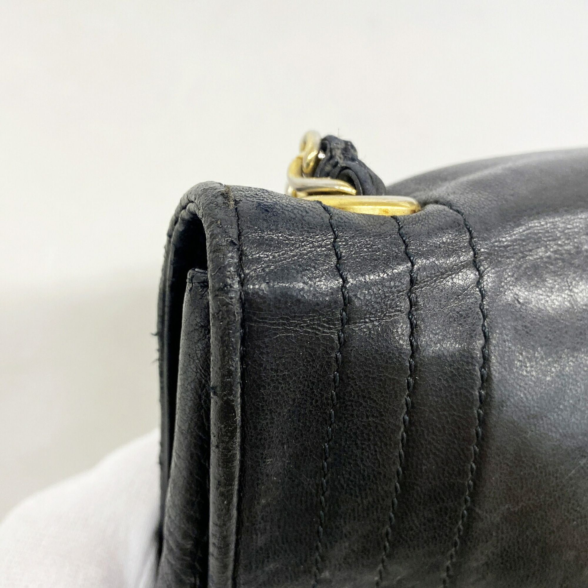 Leather Shoulder Bag (Pre-Owned) - Chanel - Modalova
