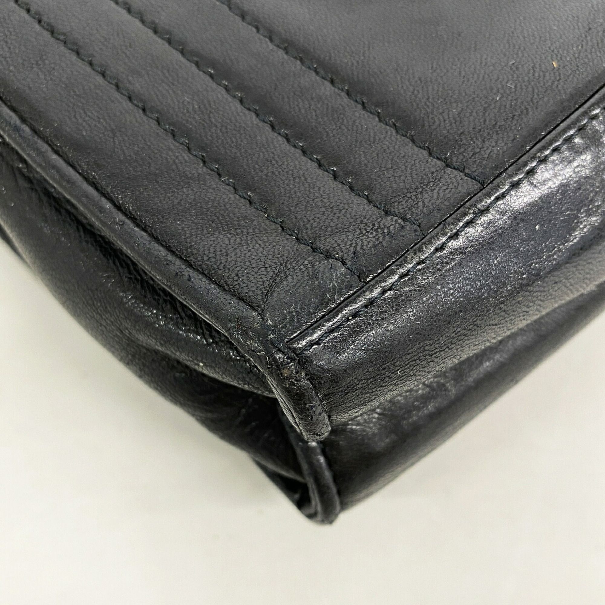 Leather Shoulder Bag (Pre-Owned) - Chanel - Modalova