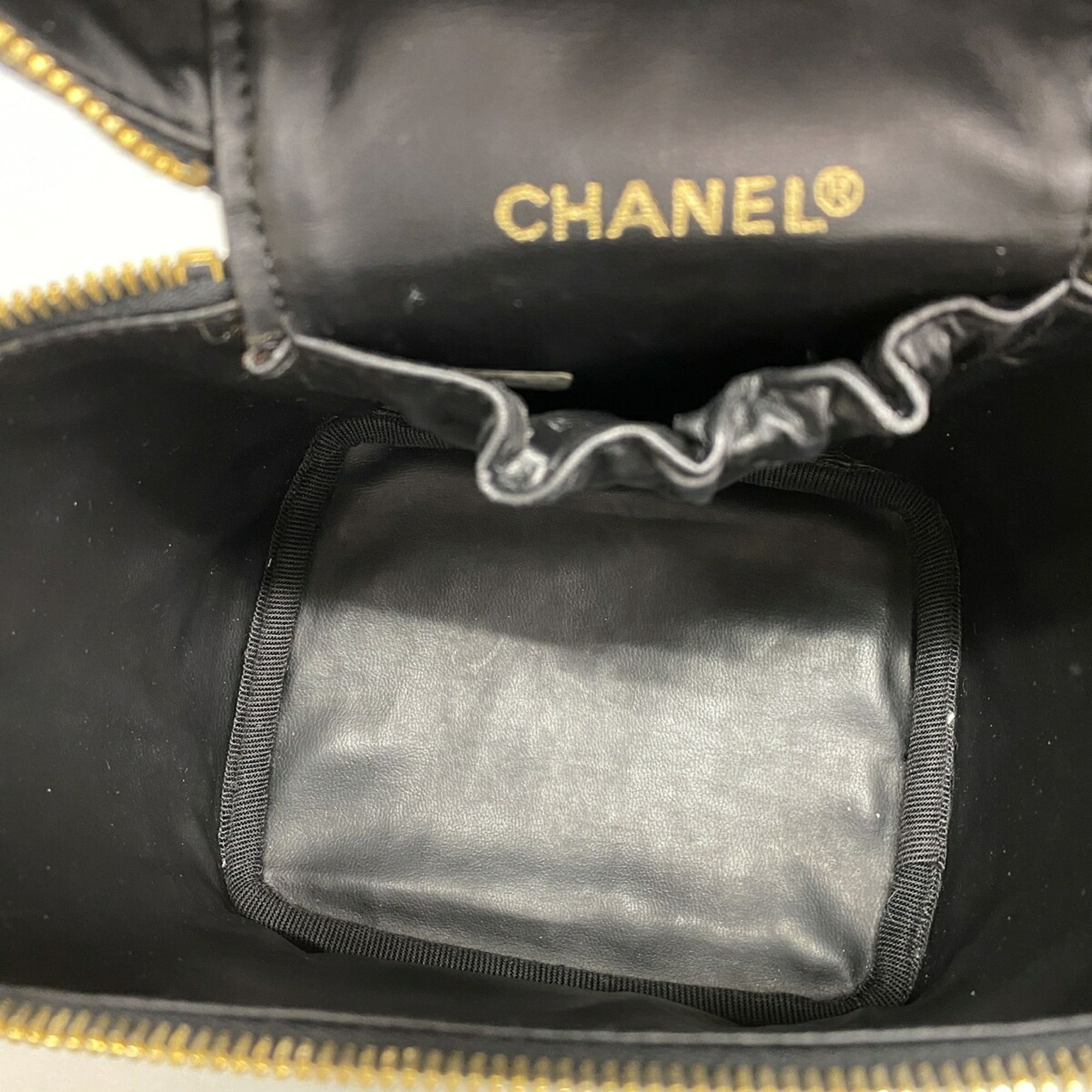 Leather Vanity Bag (Pre-Owned) - Chanel - Modalova