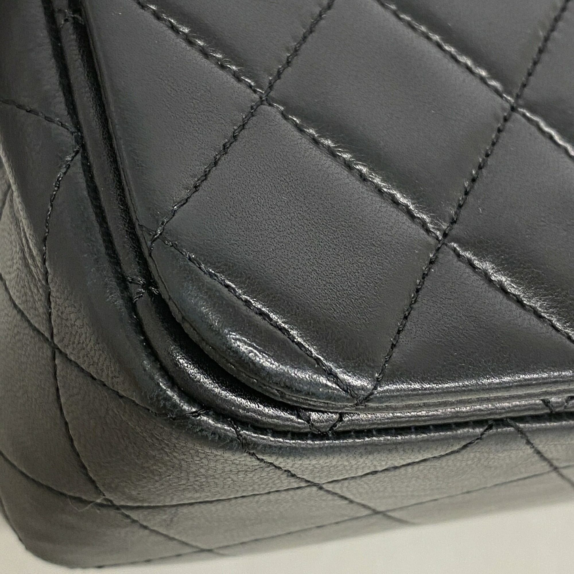 Leather Shoulder Bag (Pre-Owned) - Chanel - Modalova